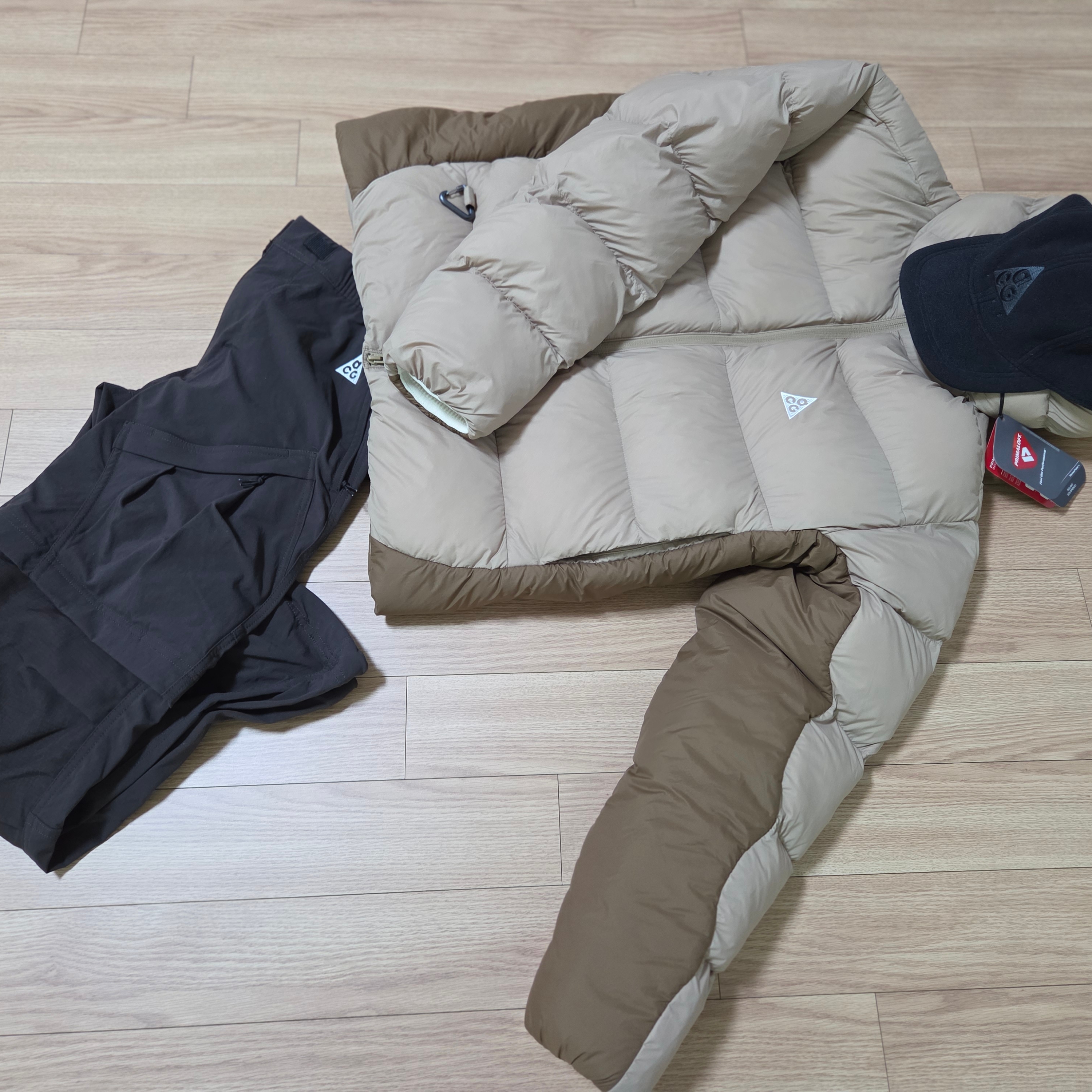 Nike ACG Therma-Fit ADV Lunar Lake Loose Hooded Jacket Parasuit Beige Moswood Brown - Asia, Nike ACG Lava Flow Therma-Fit ADV Jacket Photon Dust Grey Fog - Asia 착용 스타일 - 2