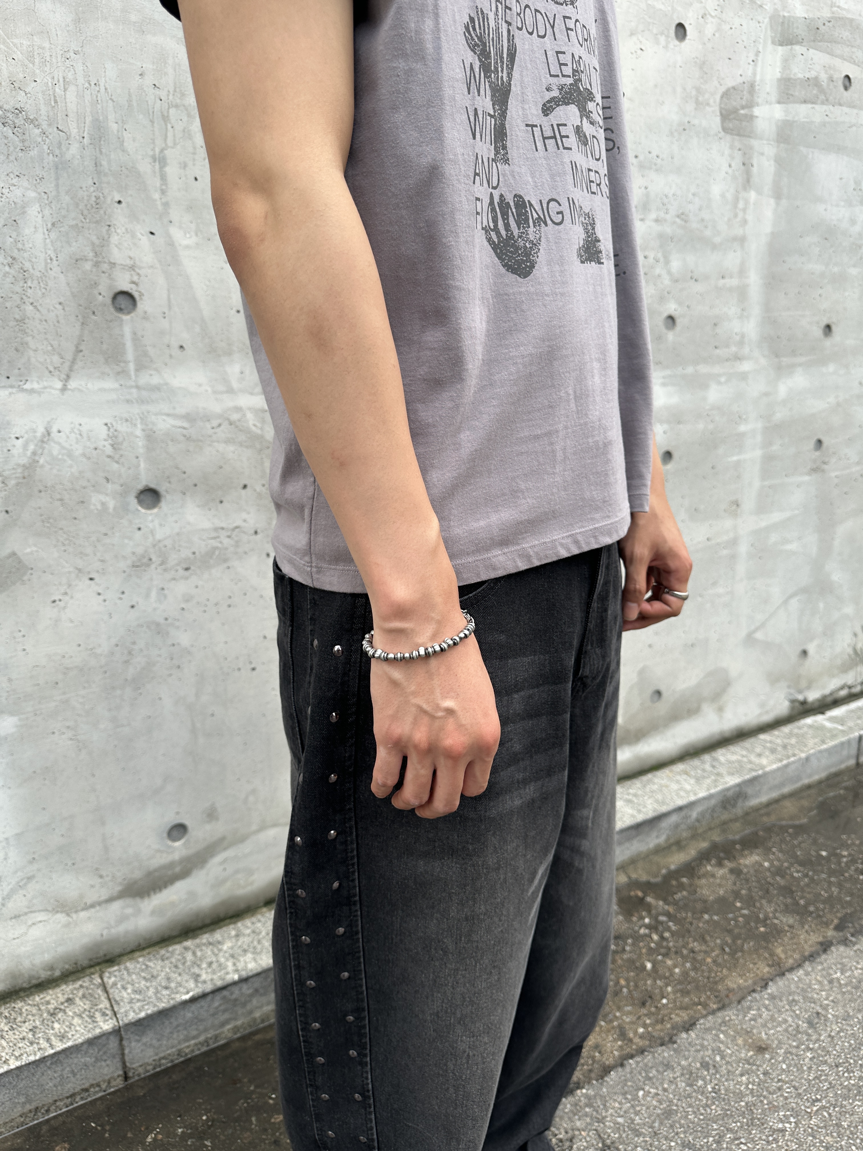 Millo Archive Regular Symbol T-Shirt White, Millo Archive Regular Symbol T-Shirt Black 착용 스타일 - 3