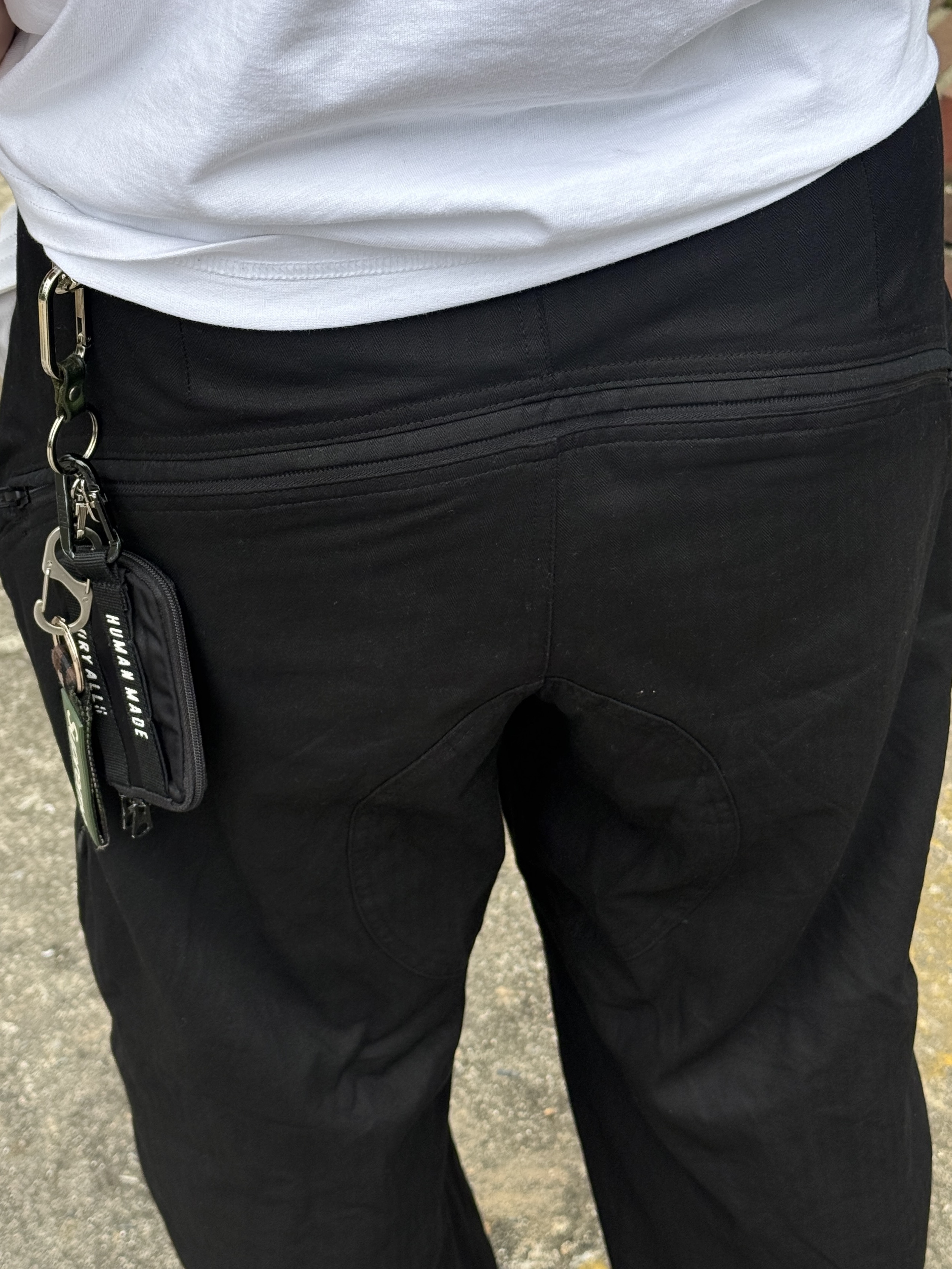 Sansan Gear Back Pocket Pants Black, Human Made Military Card Case Black 착용 스타일 - 2