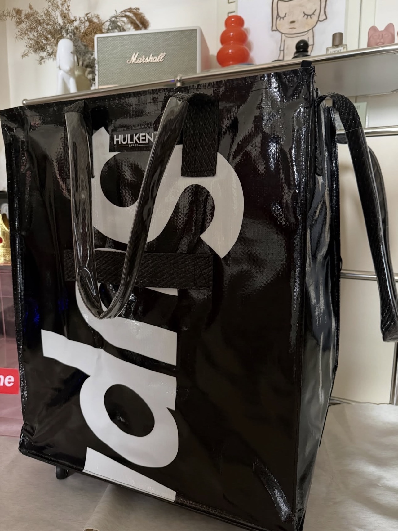 Supreme x Hulken Rolling Tote Bag Black - 26SS 착용 스타일 - 3