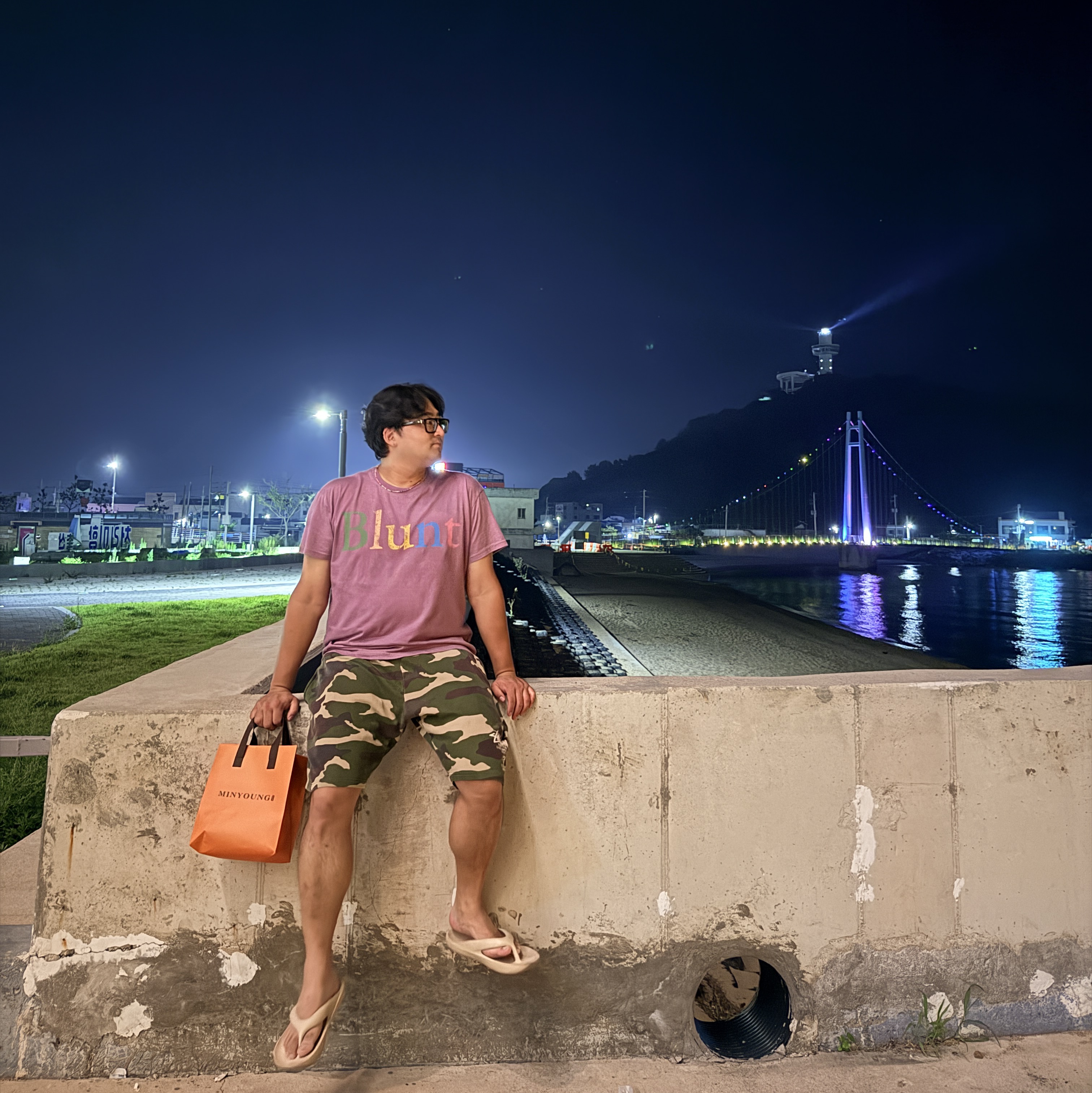 New Balance x Taw&Toe Flip Flop Beige 착용 스타일 - 2