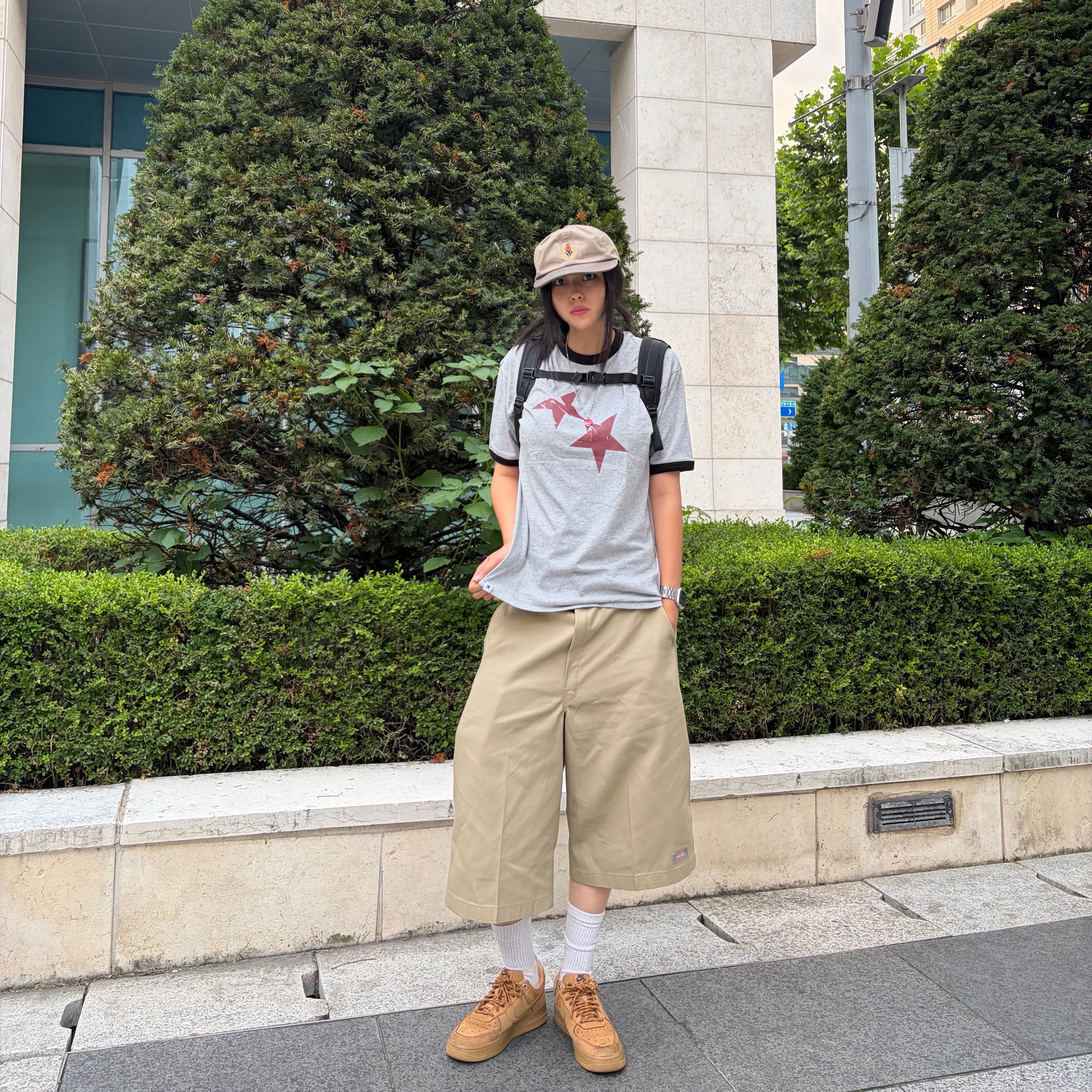 CAVISH Twin Star Ringer SS Tee Grey 착용 스타일 - 4