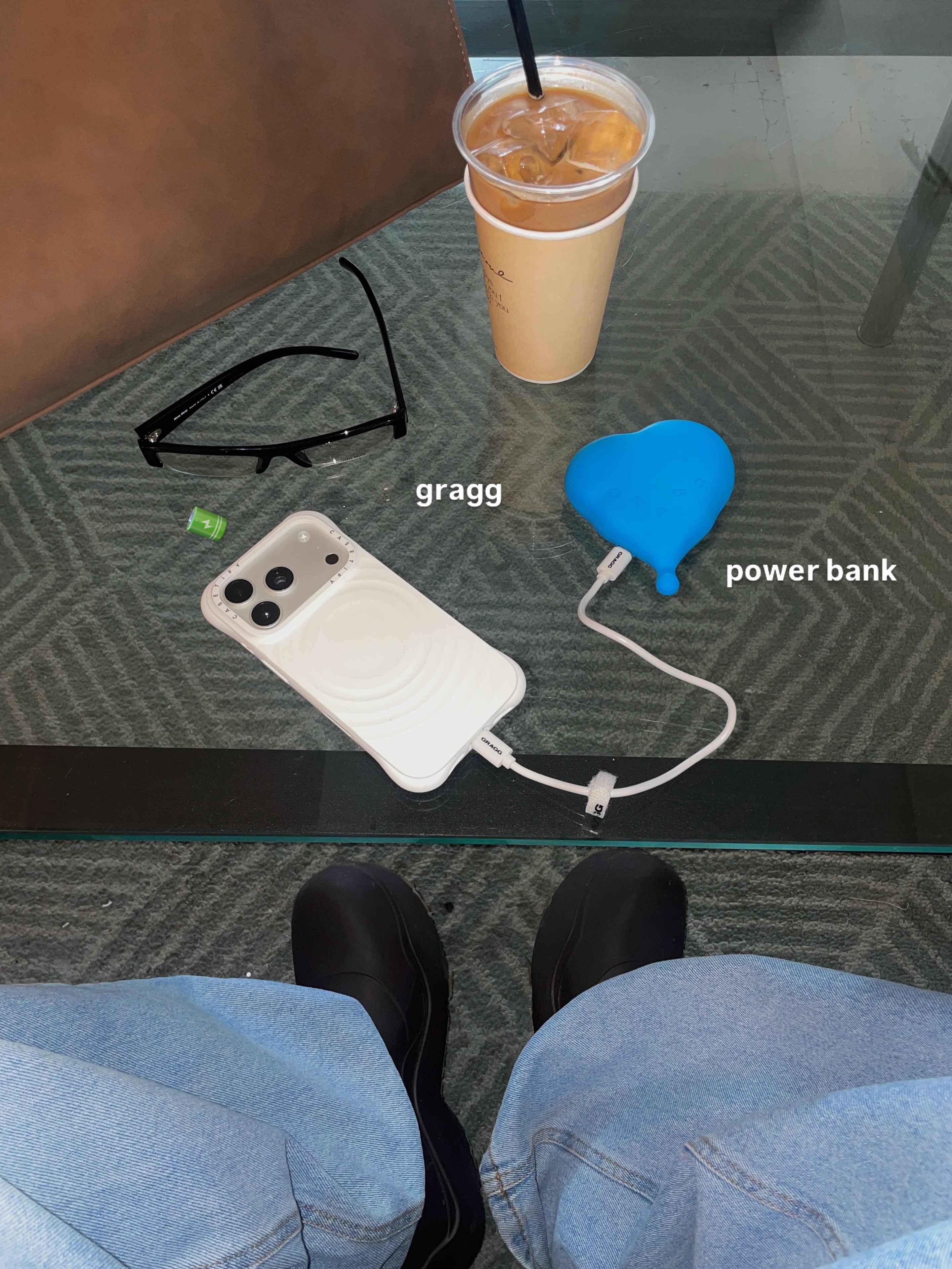 GRAGG MAGSAFE FLOW HEART BATTERY [9 COLOR], Casetify iPhone MagSafe Ripple Case White 착용 스타일 - 4