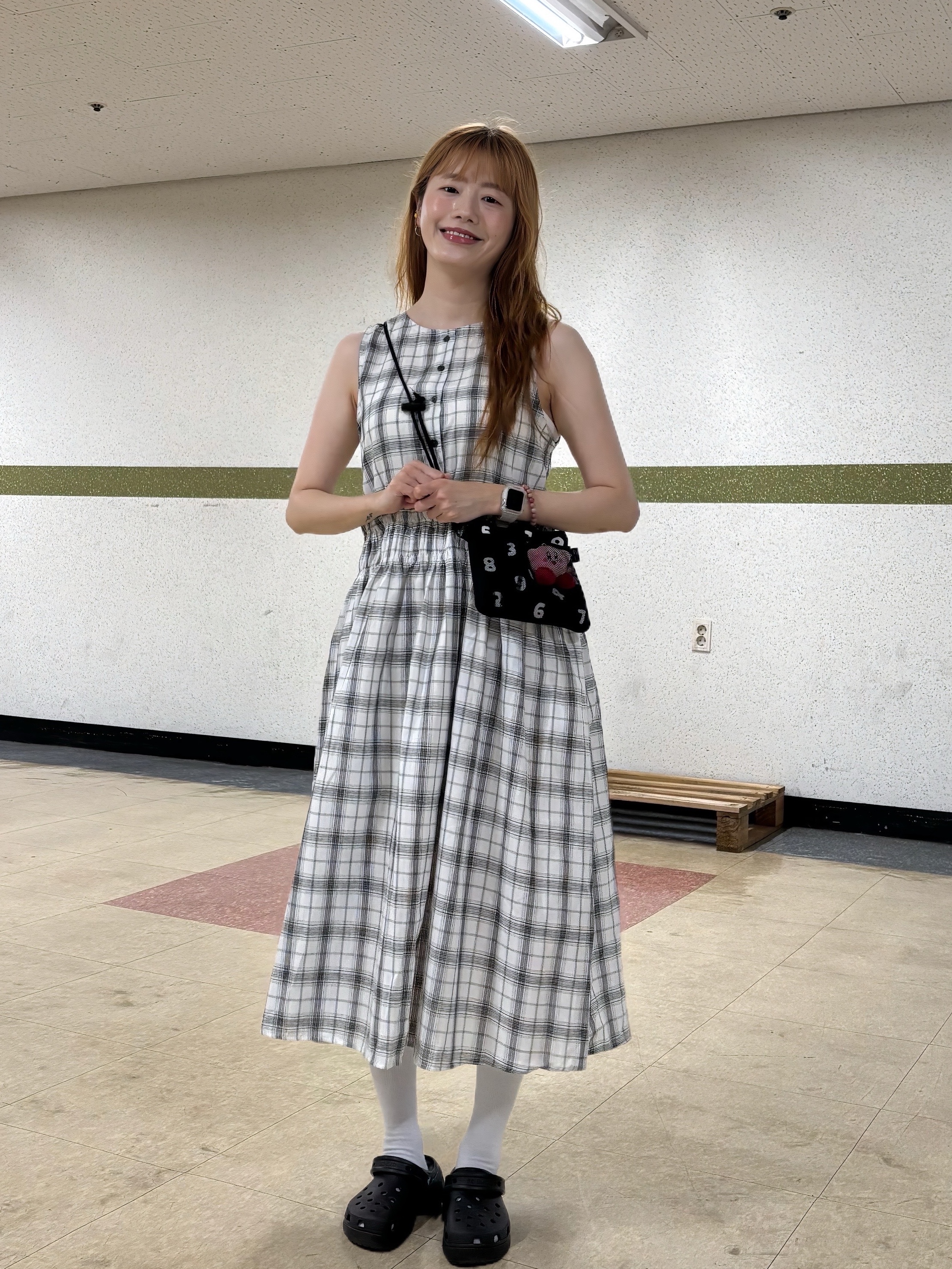 Sou Sou Poketle Mesh Sacoche Black, (W) Crocs Classic Platform Clog Black 착용 스타일 - 8