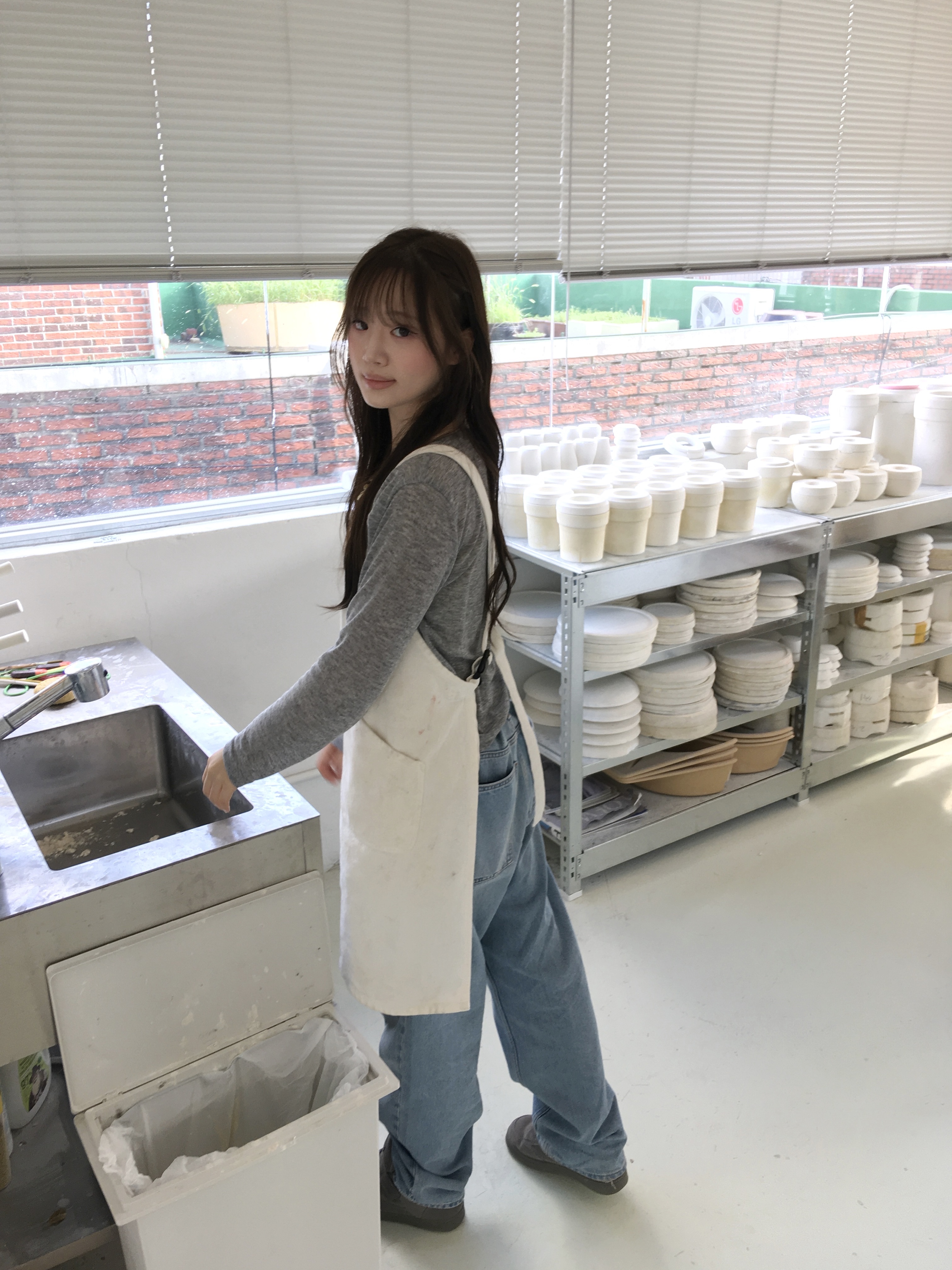 COYSEIO Coy Bumble Sneakers Grey 착용 스타일