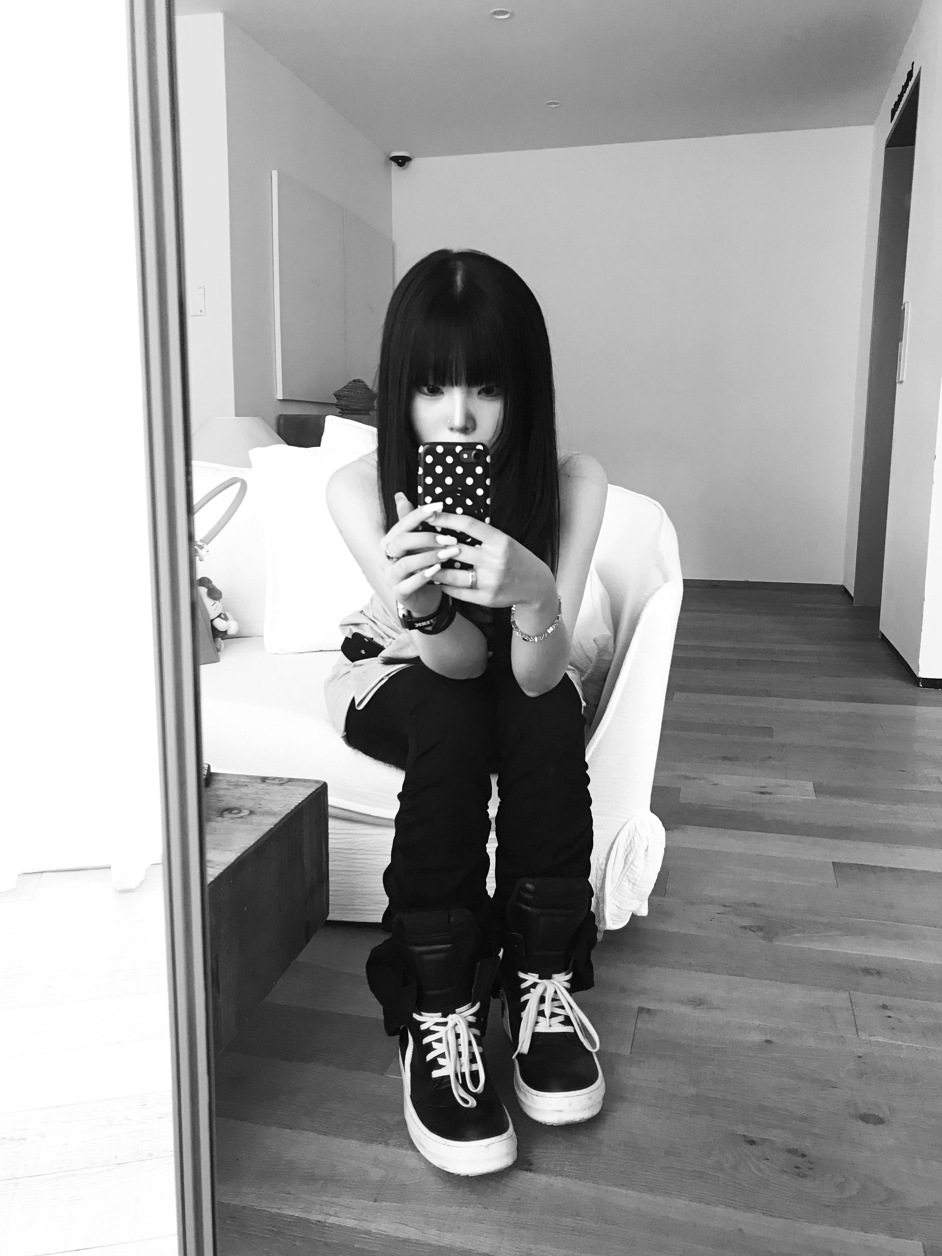 Rick Owens Geobasket Sneakers Black Milk, Hysteric Glamour Guitar Girl Apple Watch Band Black 착용 스타일