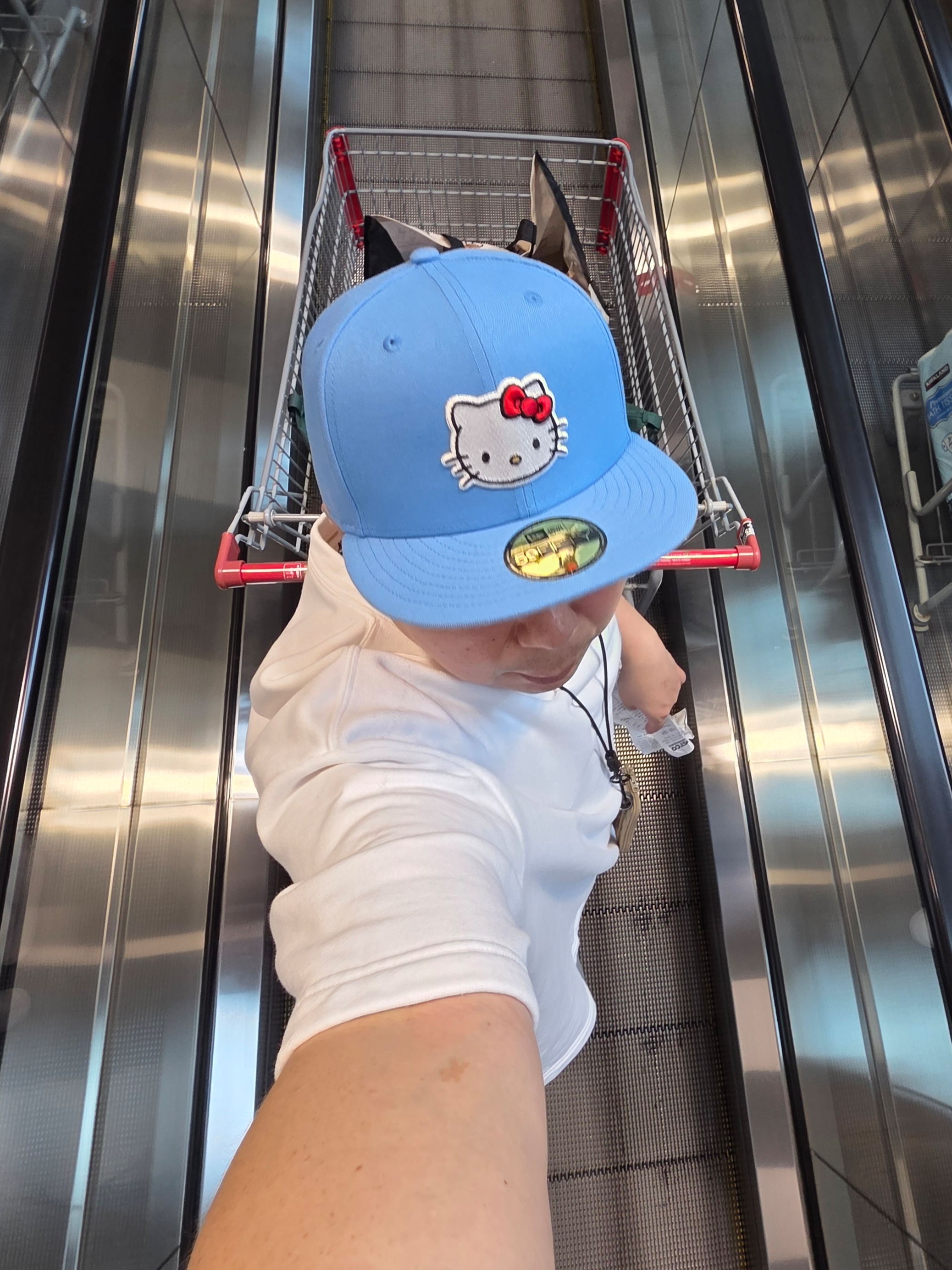 New Era x Hello Kitty Size Cap Radiant Blue, Nike Air Force 1 Low Retro Color of the Month White 착용 스타일 - 5