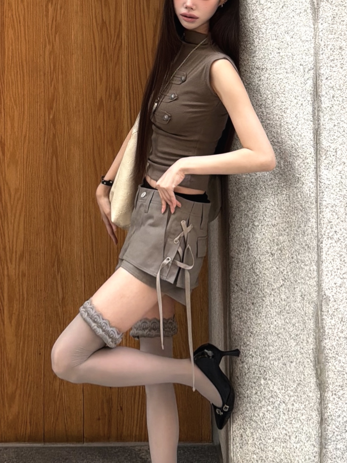 EUCT Napoleon Half Neck T-Shirt - Khaki 착용 스타일 - 3