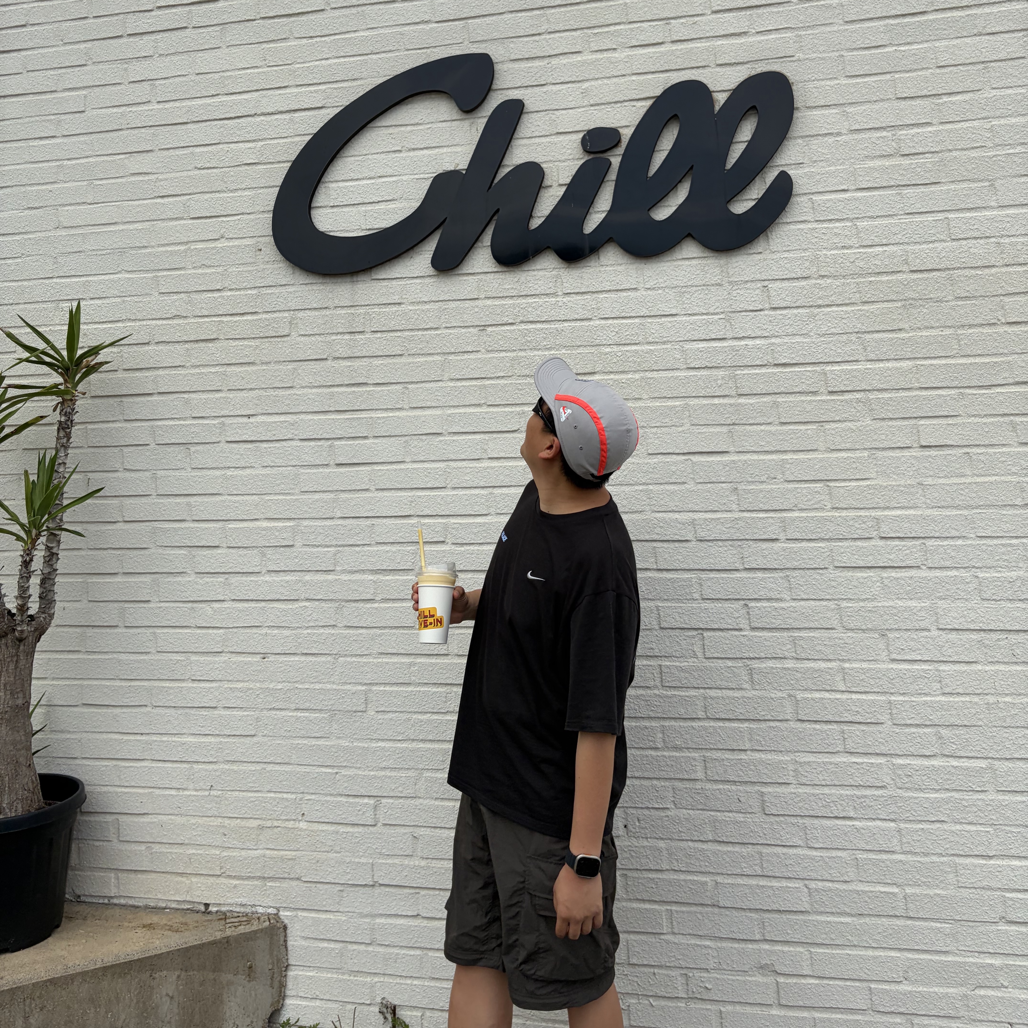 Palace x Nike England Fly Cap Pewter Grey Cool Grey, Palace x Nike Font Swoosh T-Shirt Black - 26SS 착용 스타일 - 2
