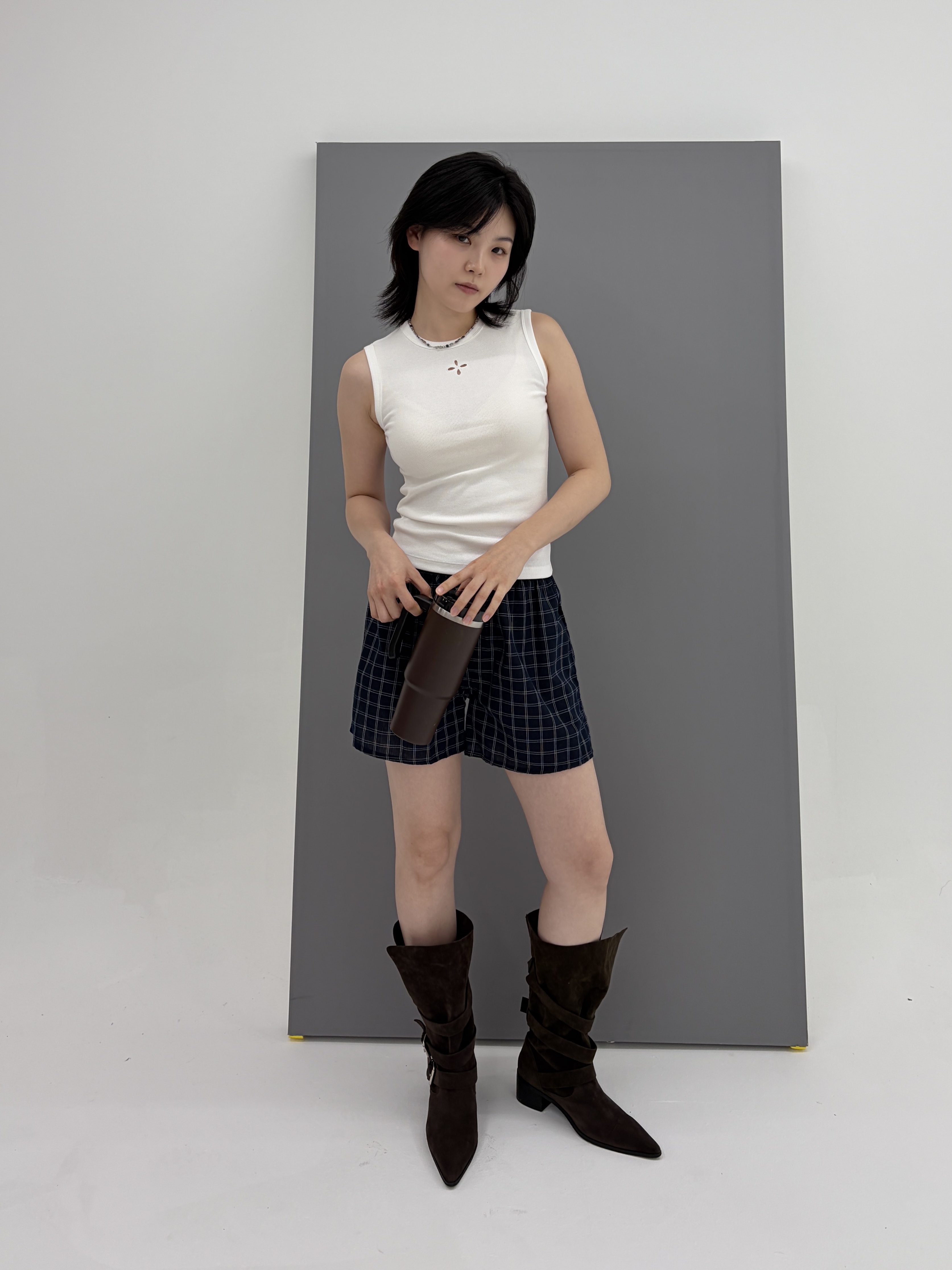 Riomeu Signature Sleeveless White 착용 스타일 - 1