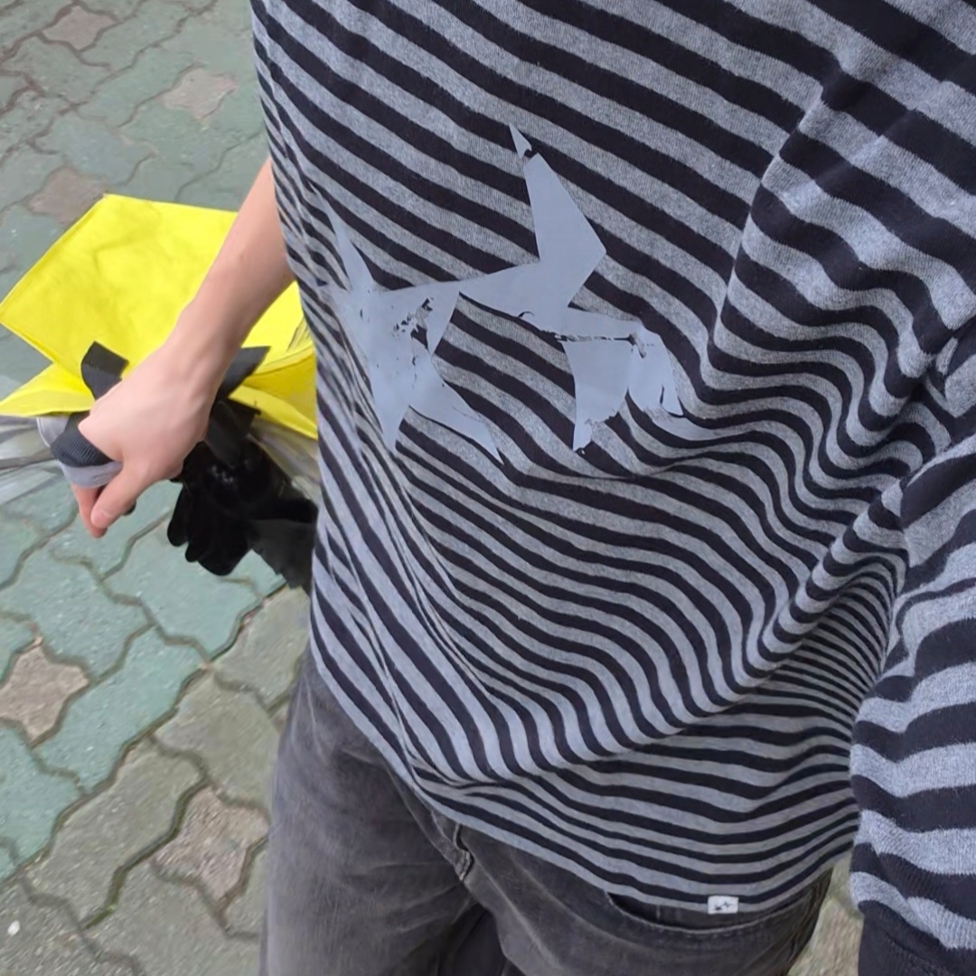 [KREAM 단독] CAVISH Striped Twin Star Ringer SS Tee Black 착용 스타일 - 2