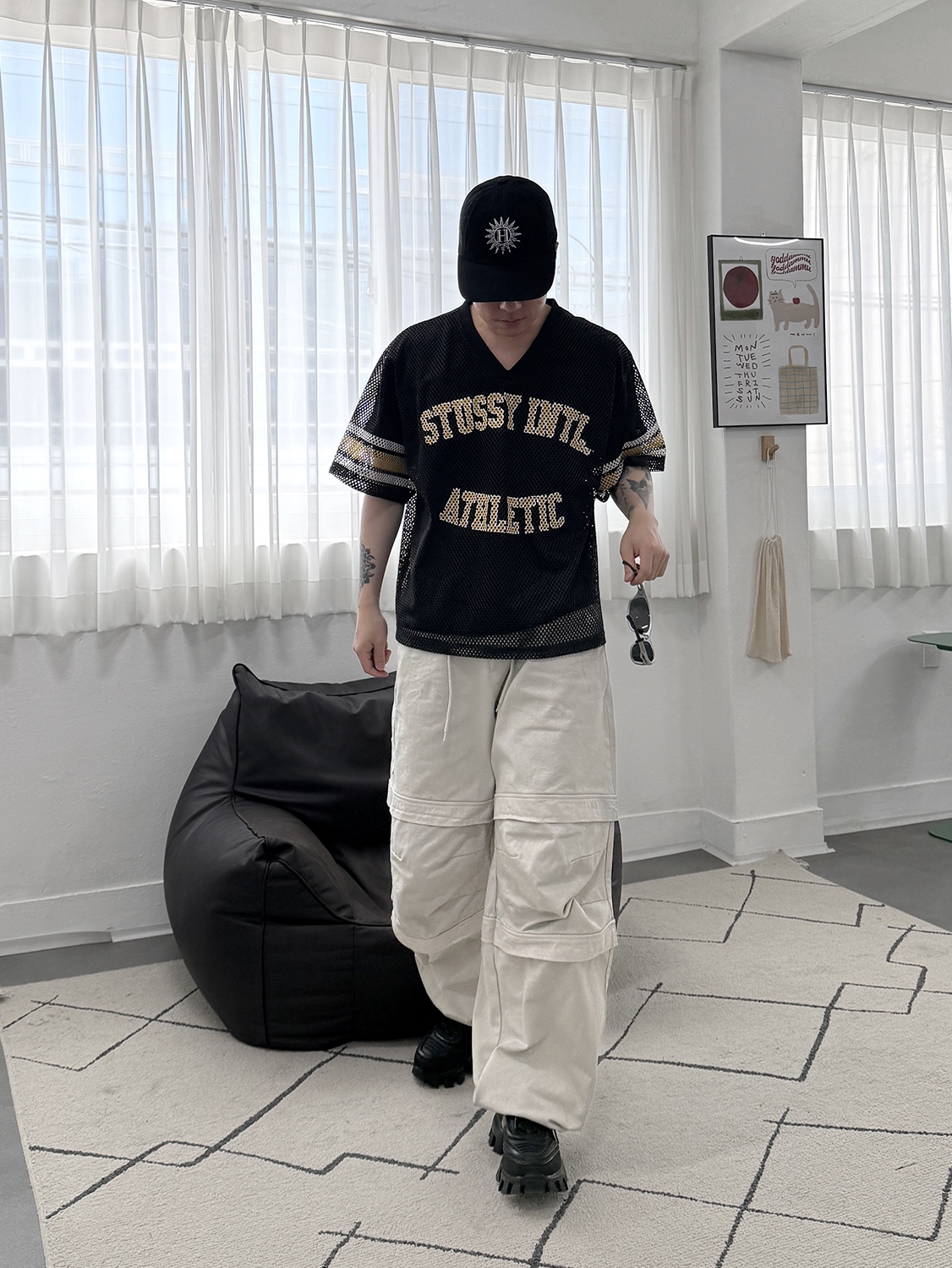 Stussy Sport Mesh Football Jersey Black, Prada Cloudbust Thunder Sneakers Black 착용 스타일 - 6