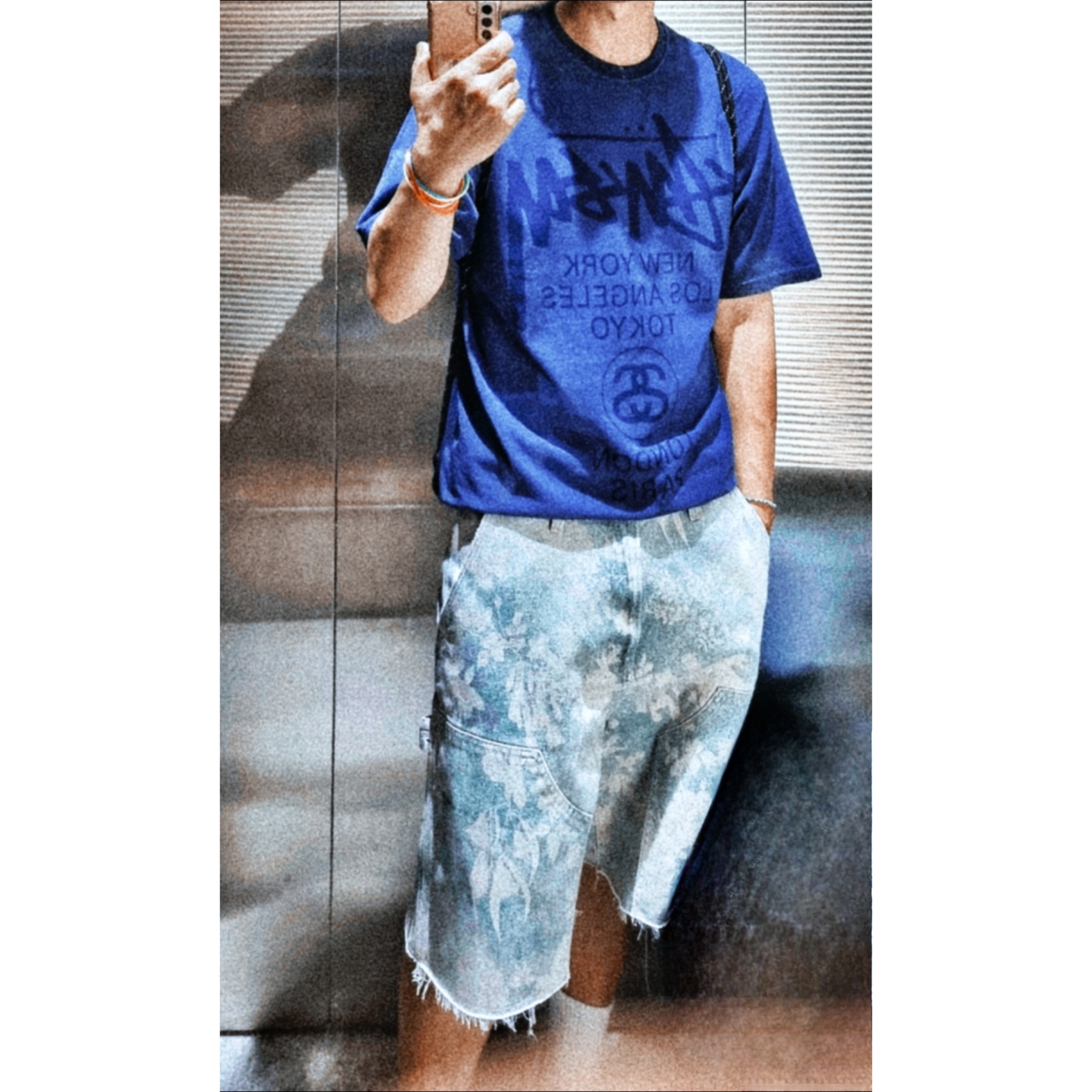 Stussy World Tour T-Shirt Sun Faded Navy 착용 스타일