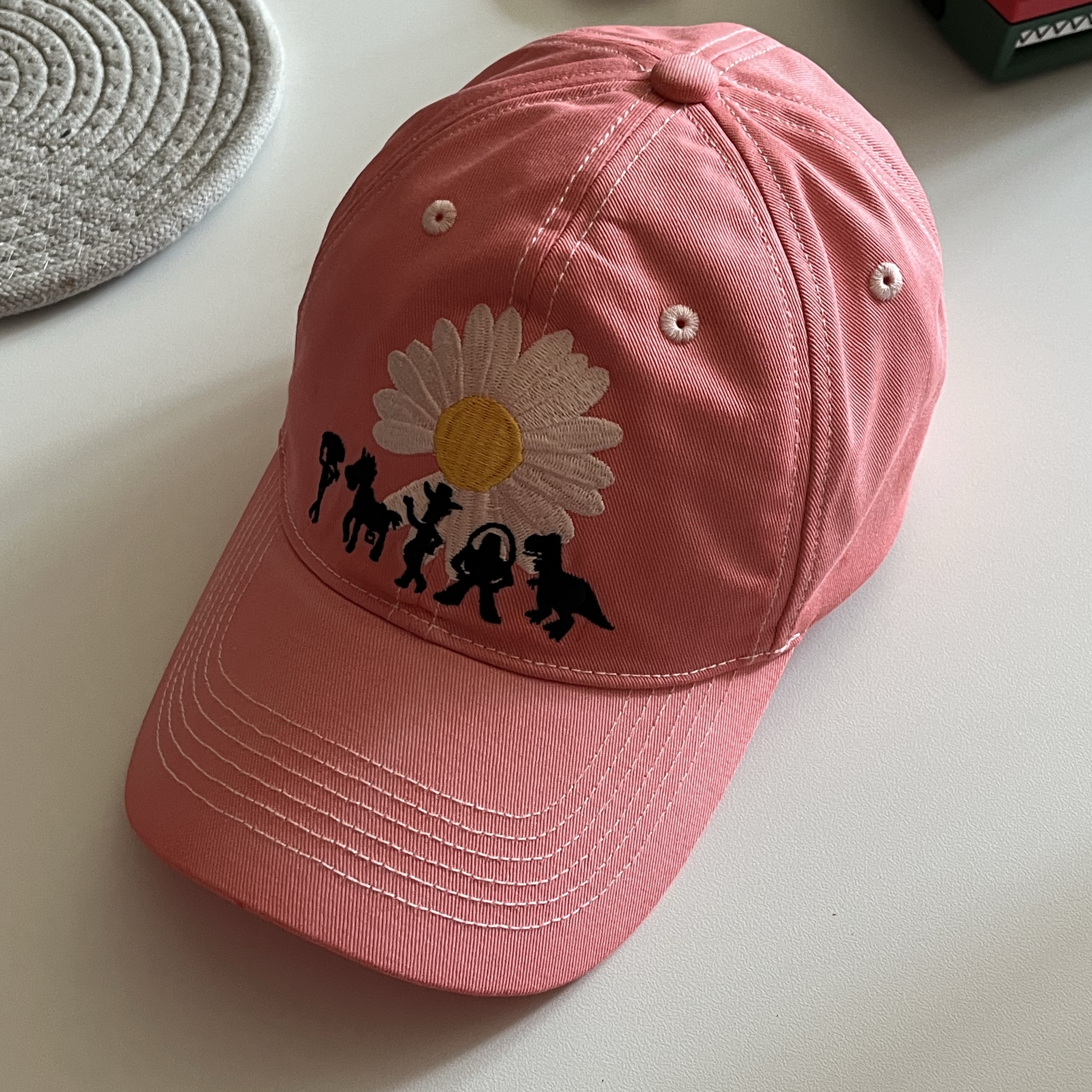 Peaceminusone x Toy Story The First Fan Cap 01 White 착용 스타일