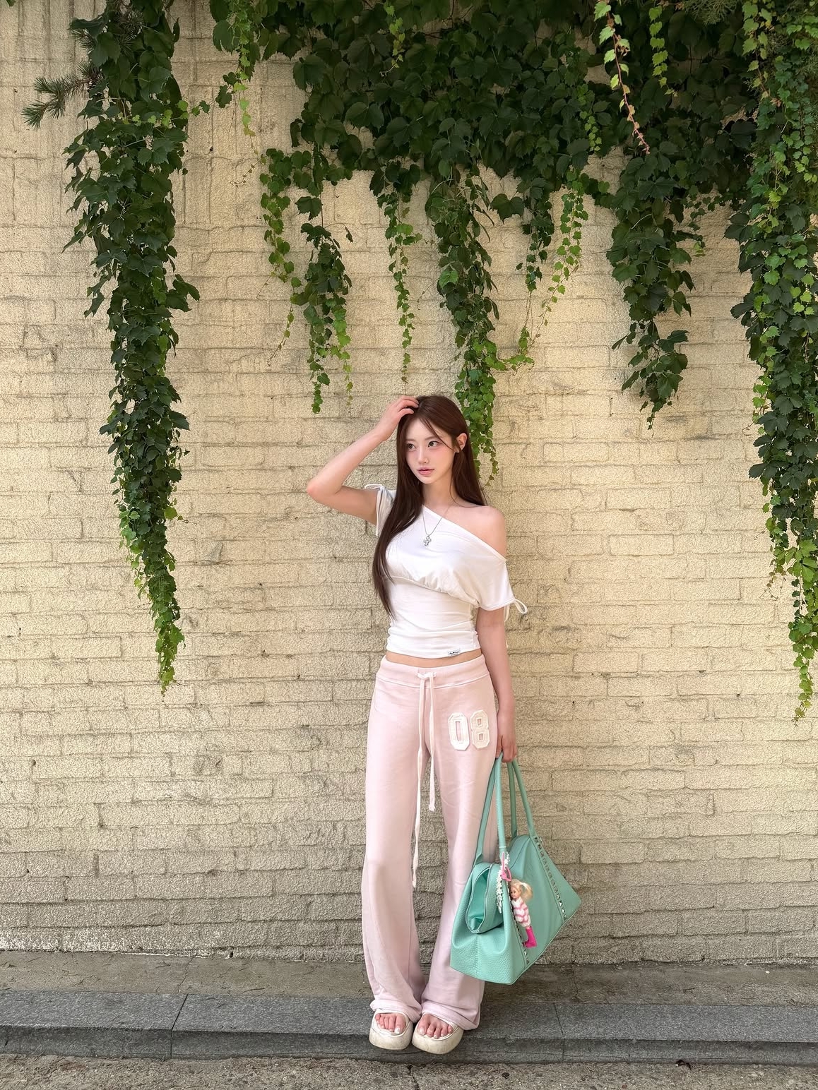 Rosefrantz Patchwork Bootcut Sweatpants [Pink] 착용 스타일 - 9