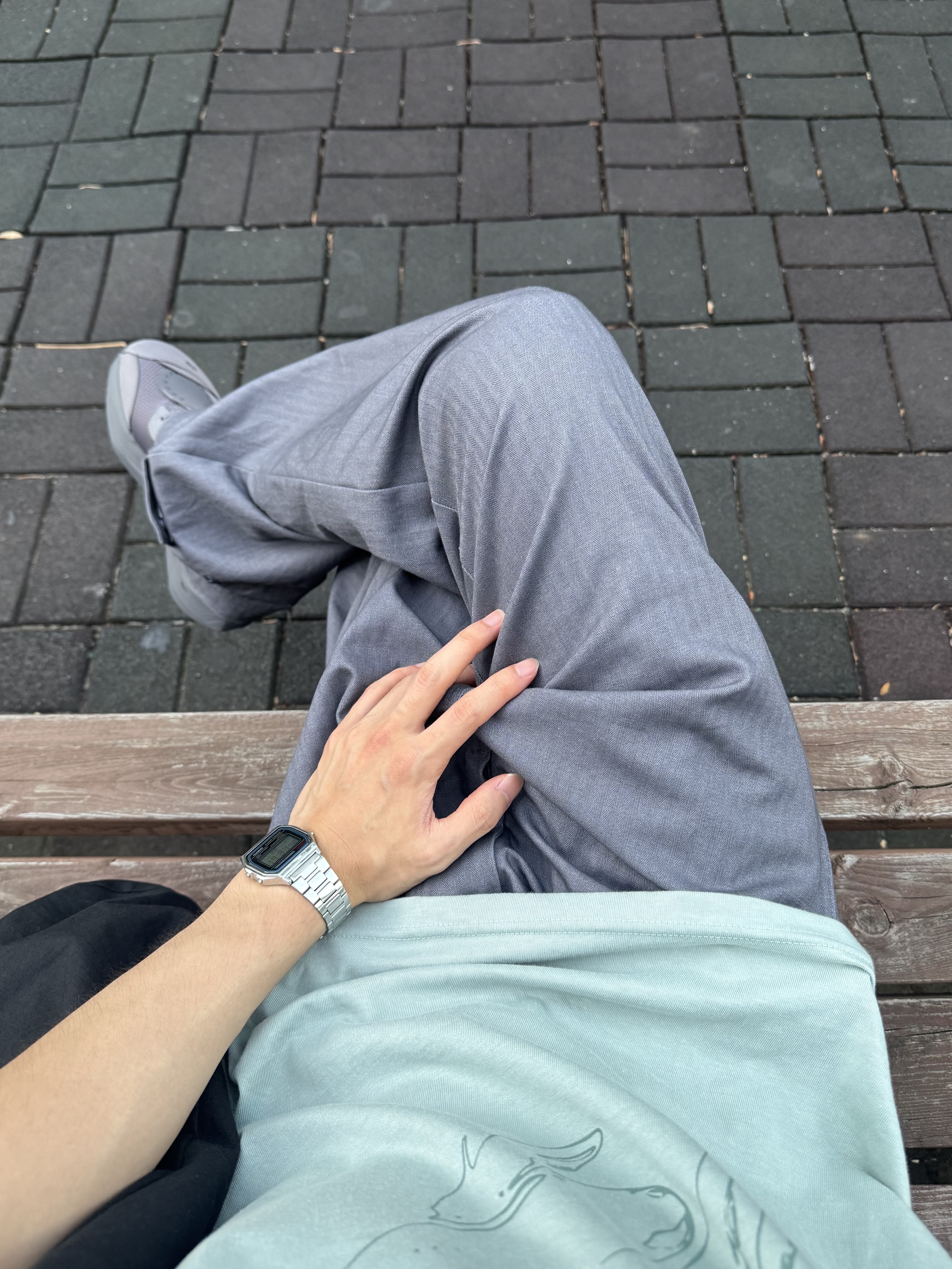 산산기어 백 포켓 팬츠 블루 차콜, 온 러닝 x 포스트 아카이브 팩션 (파프) 클라우드붐 볼트 엠버 페블 착용 스타일