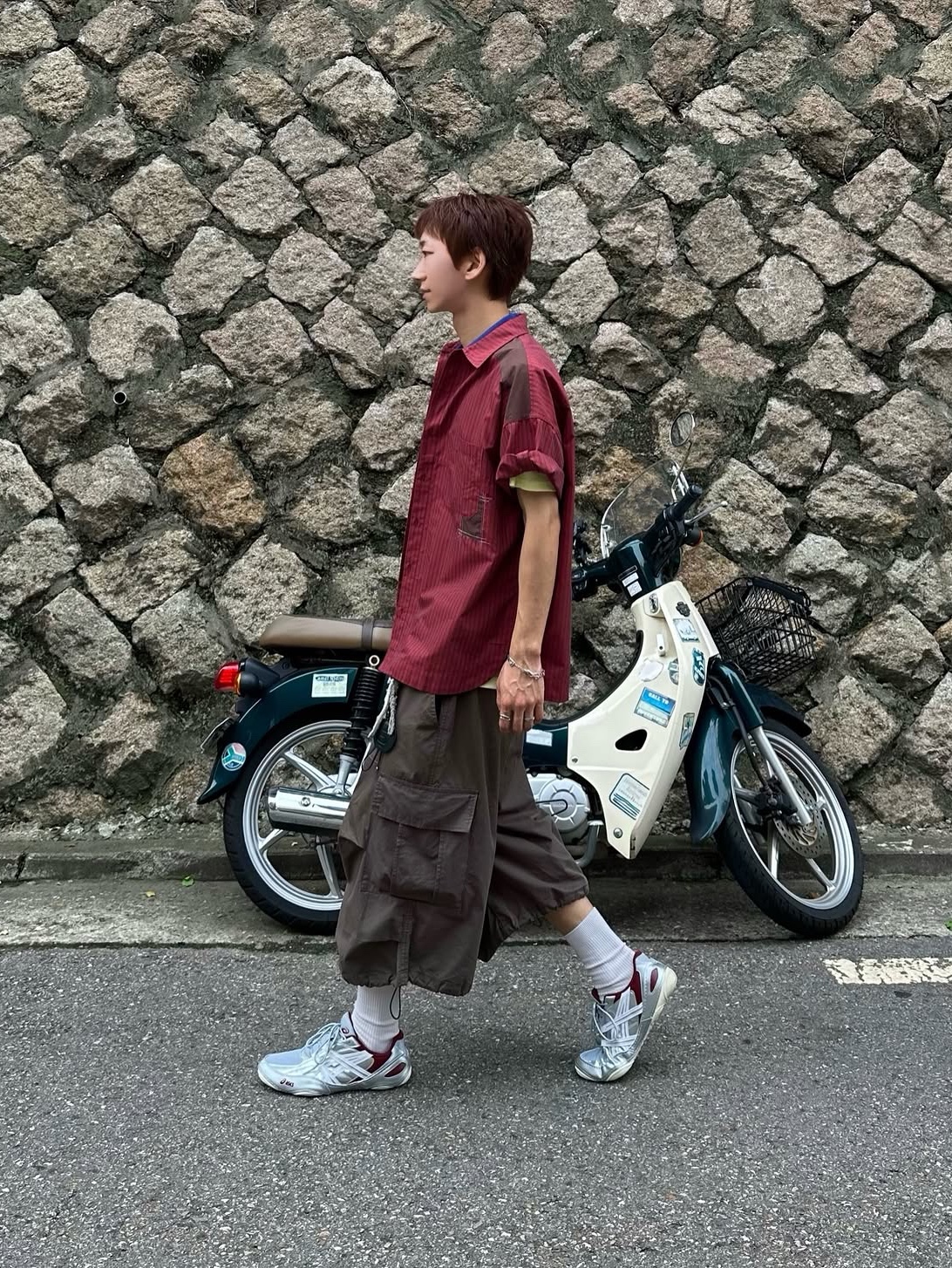 MAINBOOTH Patchwork Roll-up Shirt Red 착용 스타일 - 2