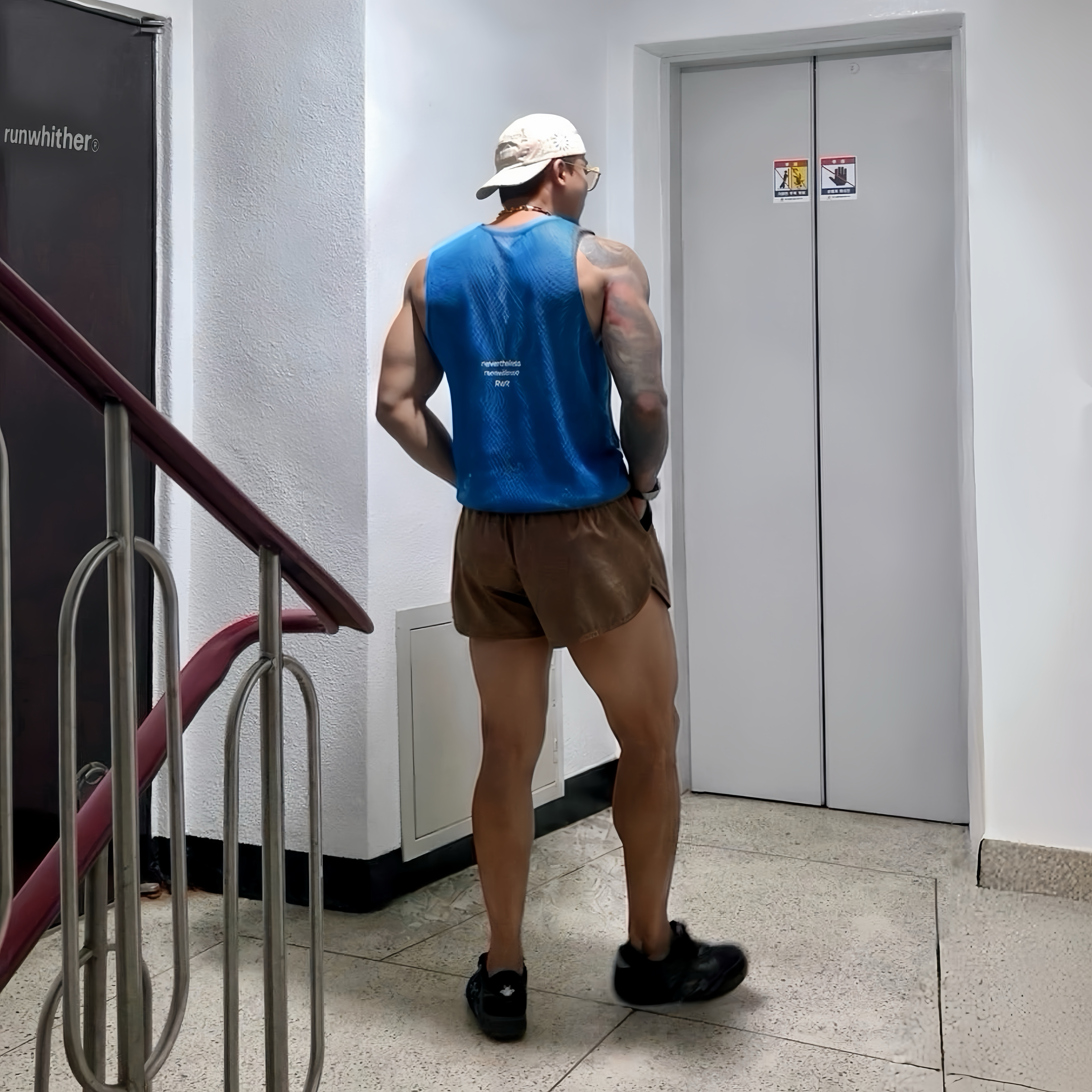 Supreme Bandana Camp Cap Tan - 21SS, [KREAM 단독] runwhither Singlet Blue 착용 스타일 - 1