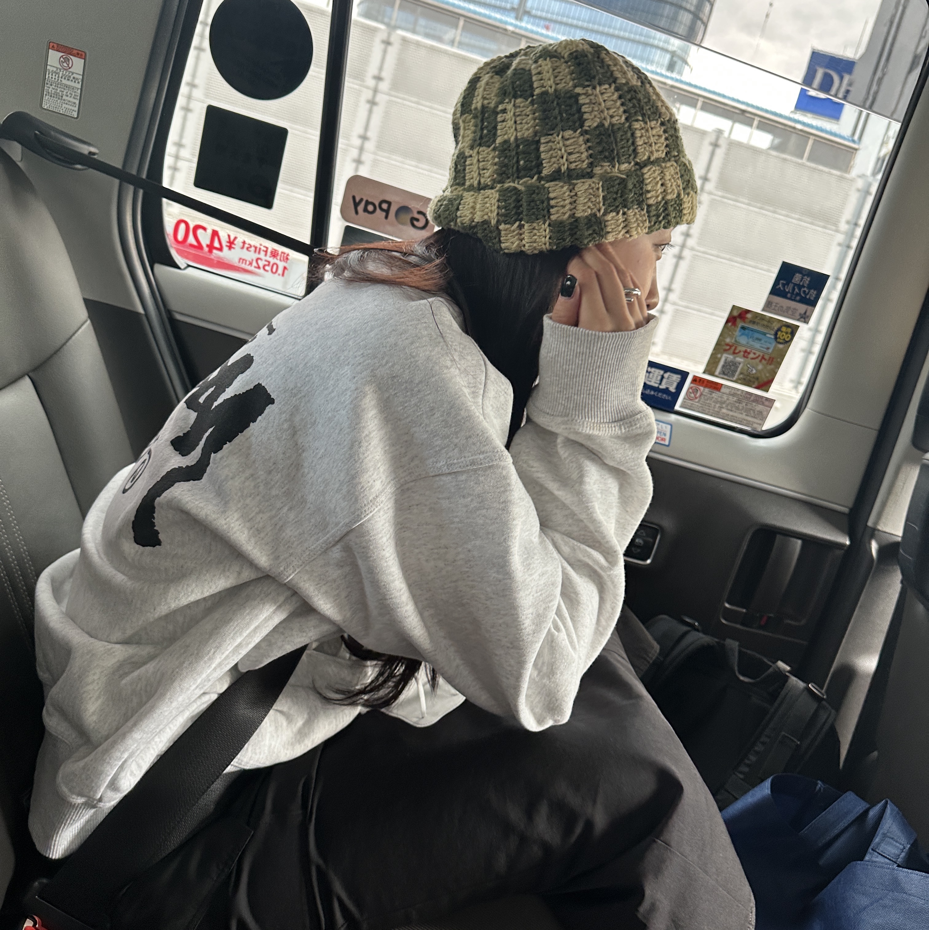 Stussy Crochet Checker Beanie Olive, Stussy Stock Paris Crew Ash Heather 착용 스타일 - 2