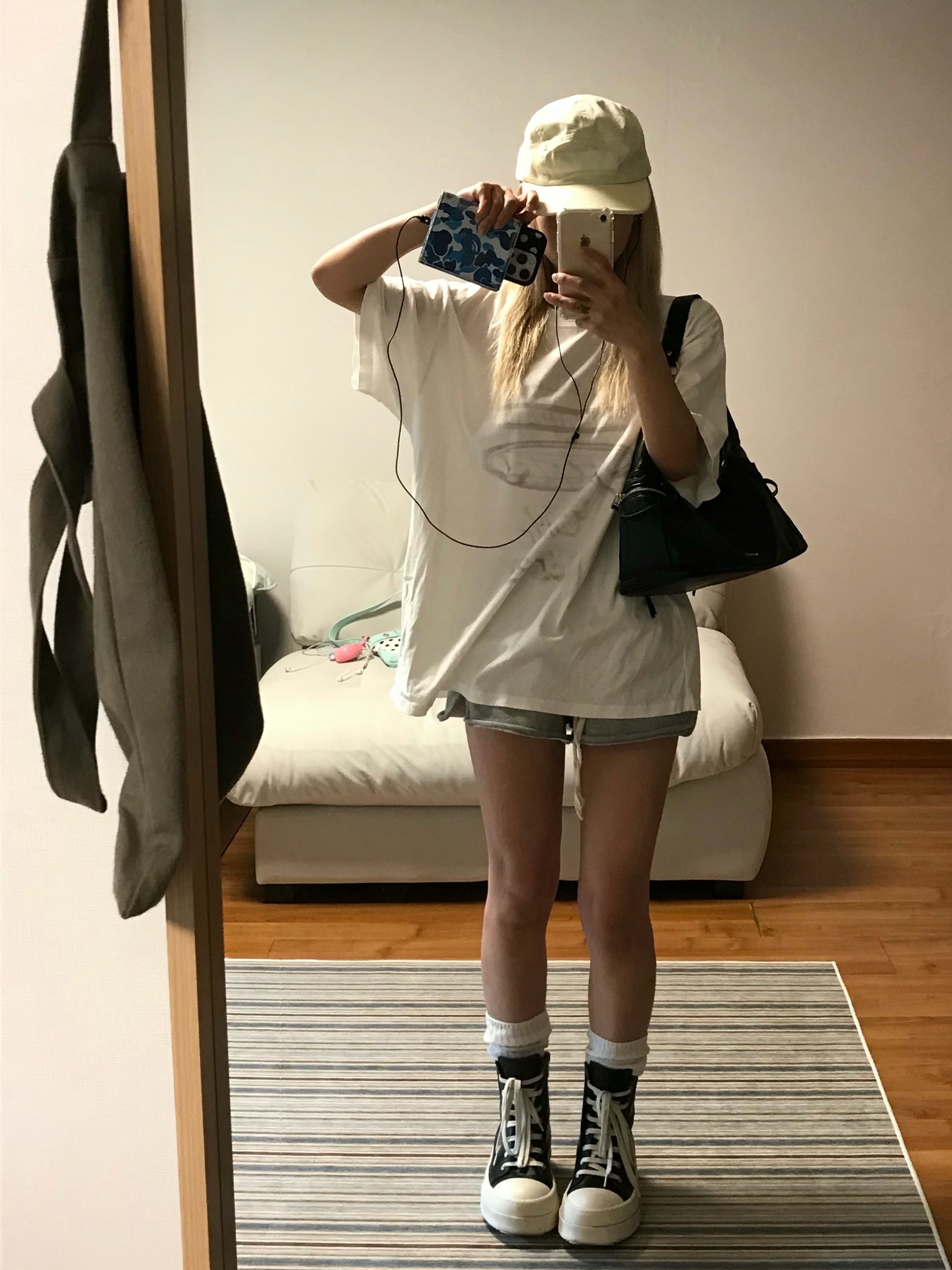 Rick Owens Mega Bumper Sneakers Black Milk, Farfromwhat Far Front Multi Logo T-Shirts White 착용 스타일