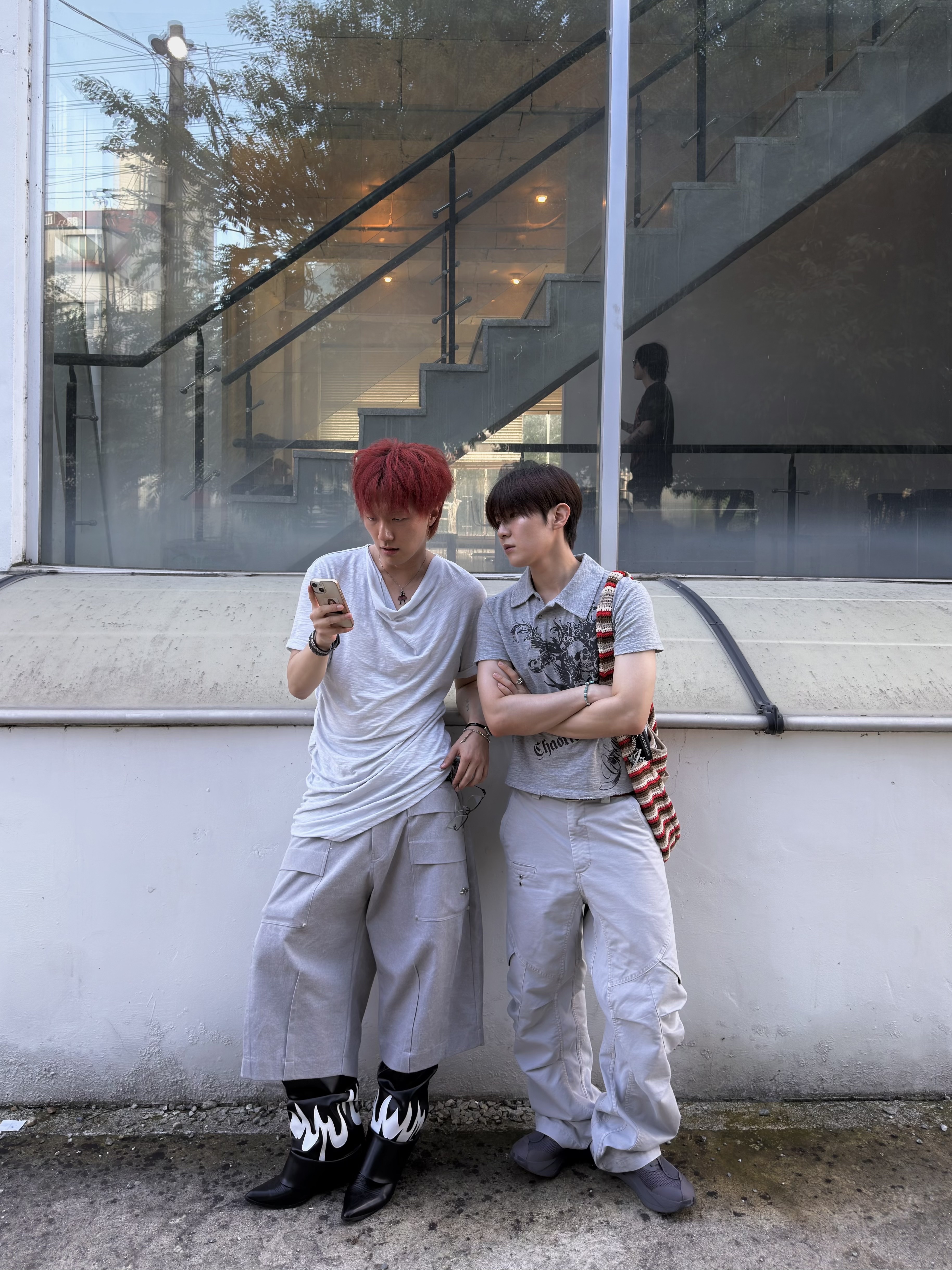 On Running x Post Archive Faction (Paf) Cloudboom Volt Ember Pebble, Ignota Core:15 Shell Cargo Pants Stone Grey 착용 스타일 - 4