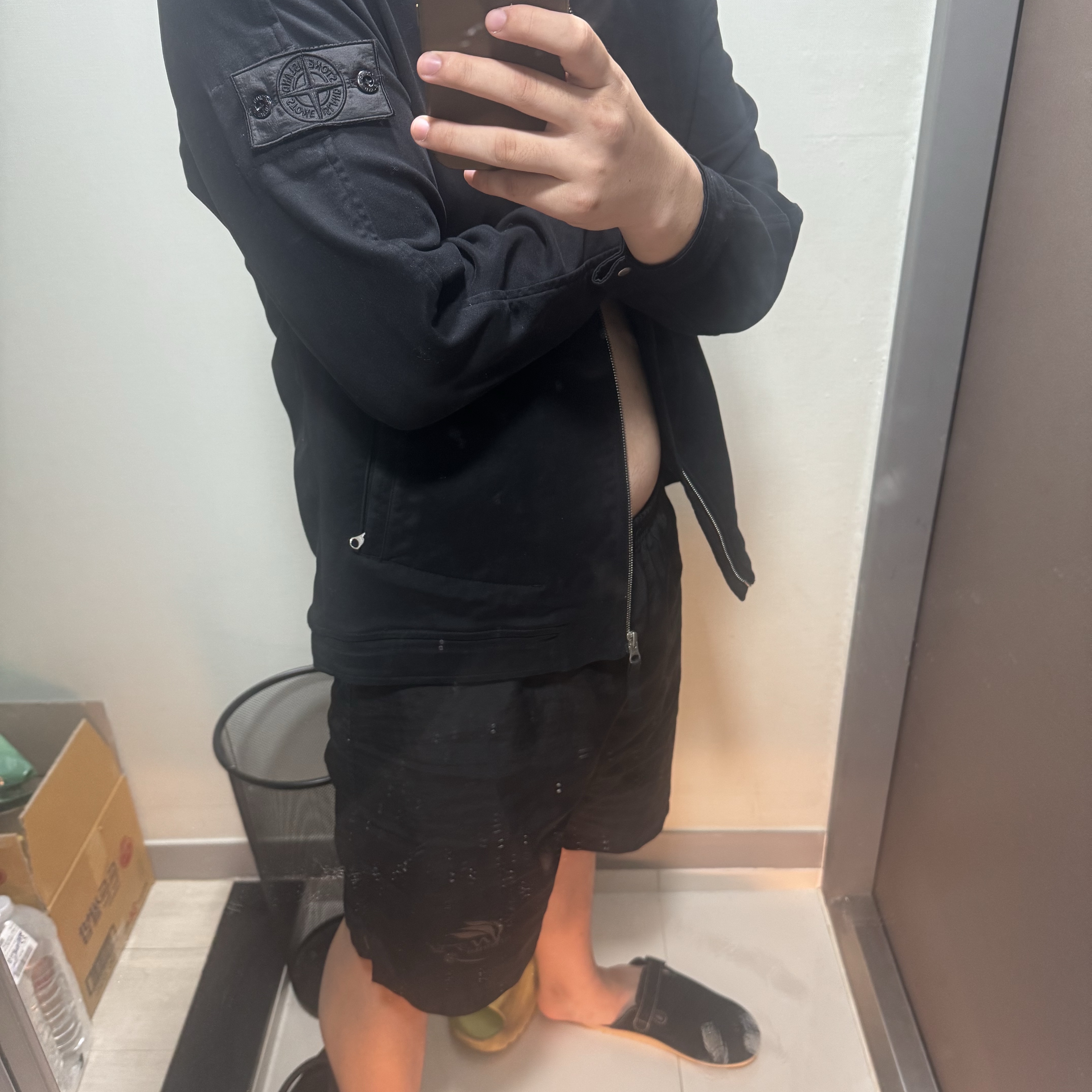 Stone Island Shadow Project 10129 Funnel Collar Overshirt Black - 22FW 착용 스타일