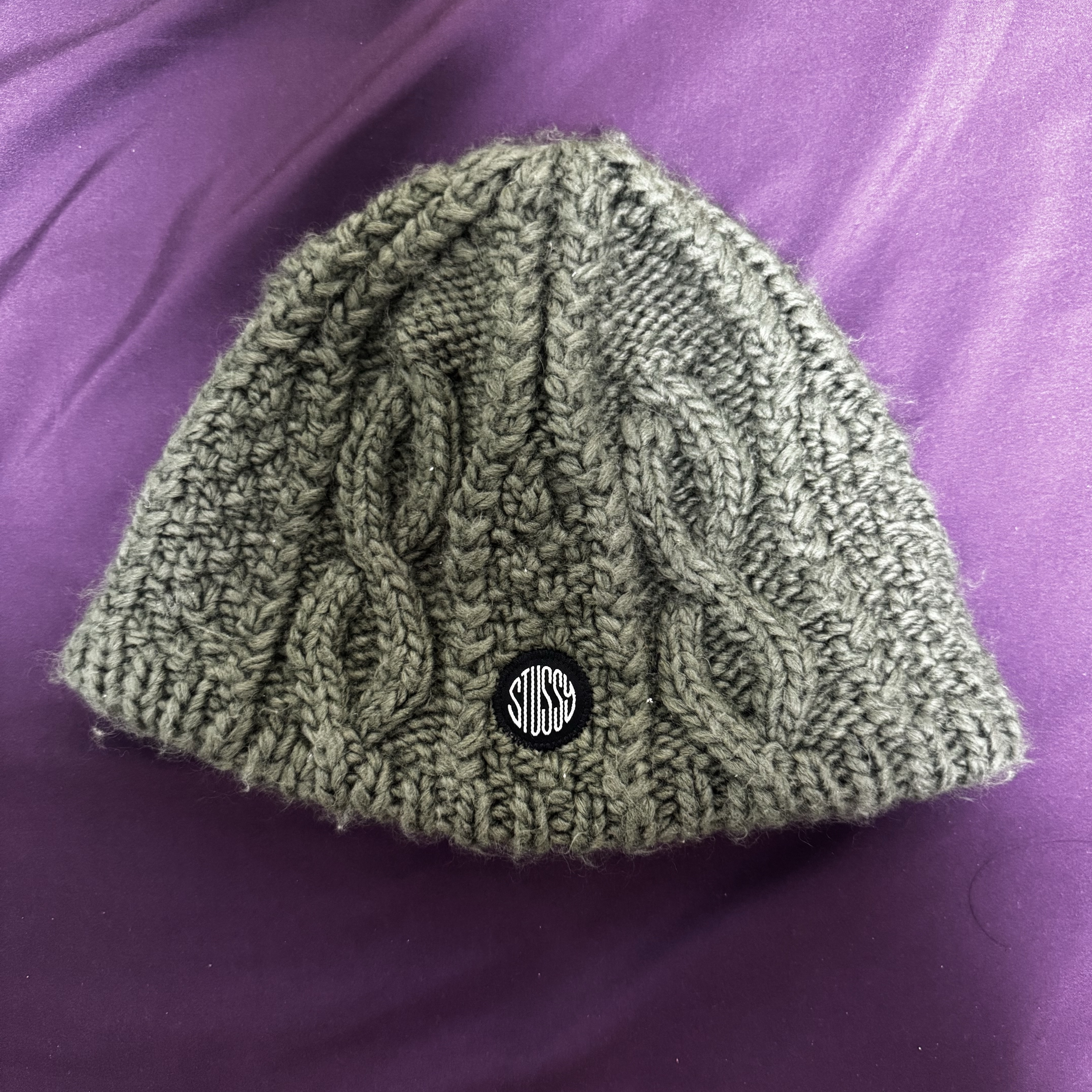 Stussy Skullcap Cable Knit Army 착용 스타일 - 1