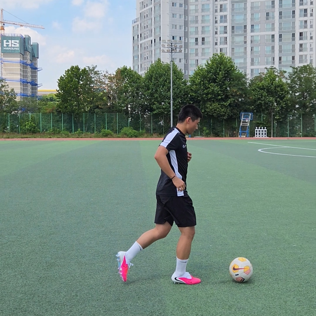 Nike Phantom 6 Low Elite AG-PRO T Multicolor Black, Nike Dri-Fit Academy Short Sleeve Global Football Top Black - Asia 착용 스타일 - 3