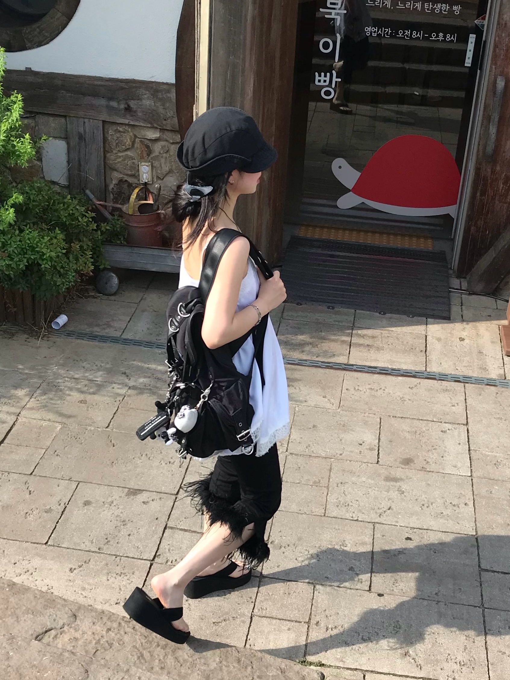 베이컨트 아카이브 포포 스트랩 백팩 블랙, 휴먼 메이드 밀리터리 카드 케이스 블랙 착용 스타일 - 1