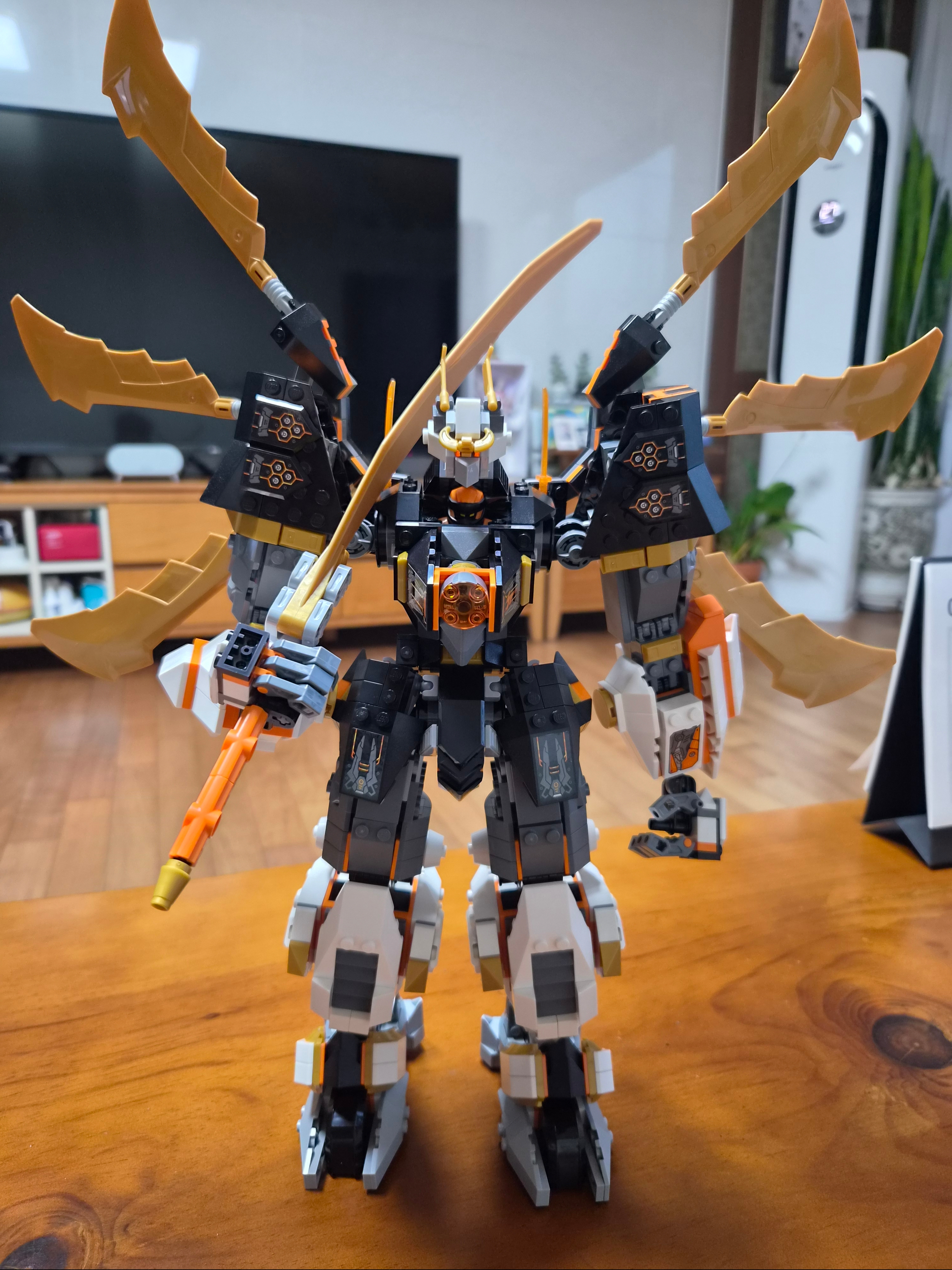 Lego Ninjago Cole's Titan Dragon Mech 착용 스타일 - 2