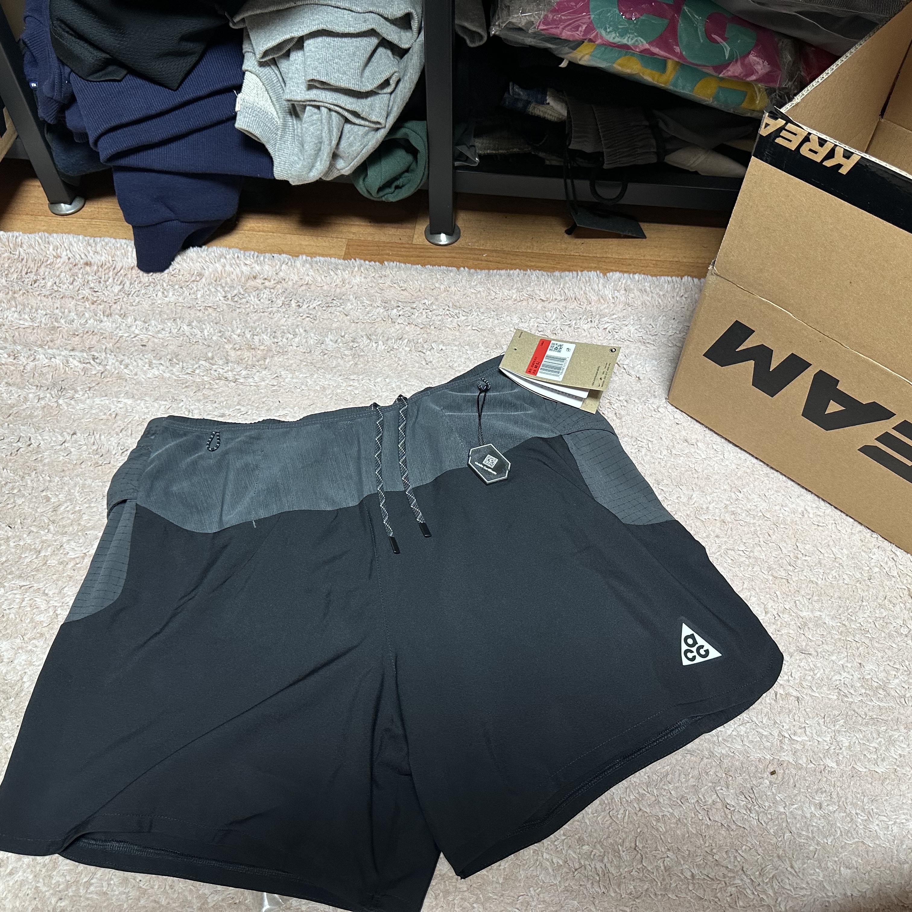 Nike ACG Second Sunrise Dri-Fit ADV 5 Inch Brief Lined Shorts Black Anthracite - Asia 착용 스타일 - 1