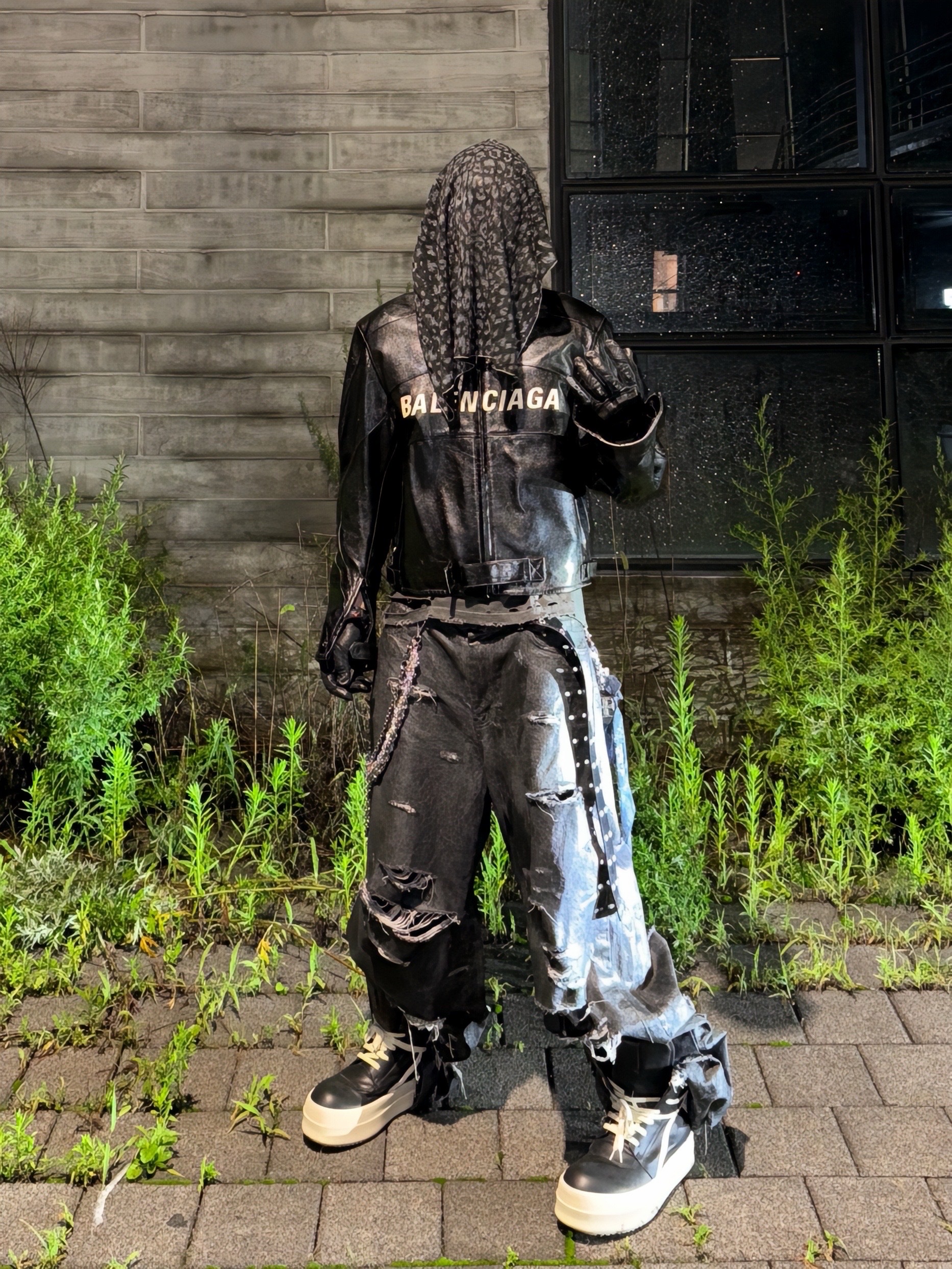 emostanceclub Multi Distressed Coating Jeans Black, Rick Owens Mega Bumper Geobasket Black Milk 착용 스타일 - 6