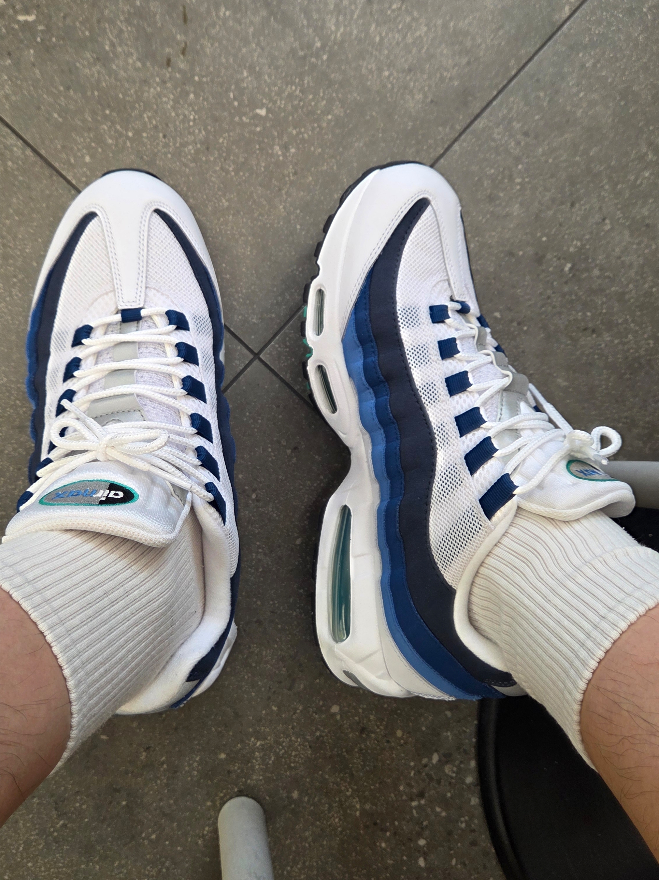 Nike Air Max 95 Big Bubble White Emerald Green 착용 스타일