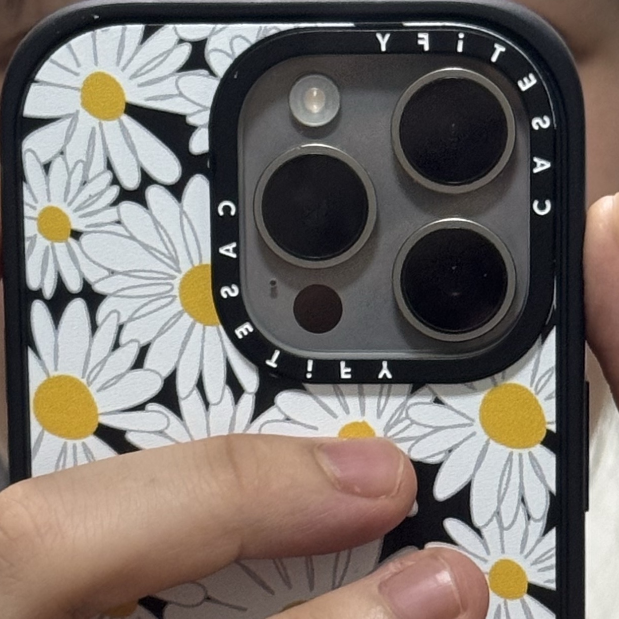 Casetify x Peaceminusone x Toy Story Scenery Magsafe Impact Case 착용 스타일