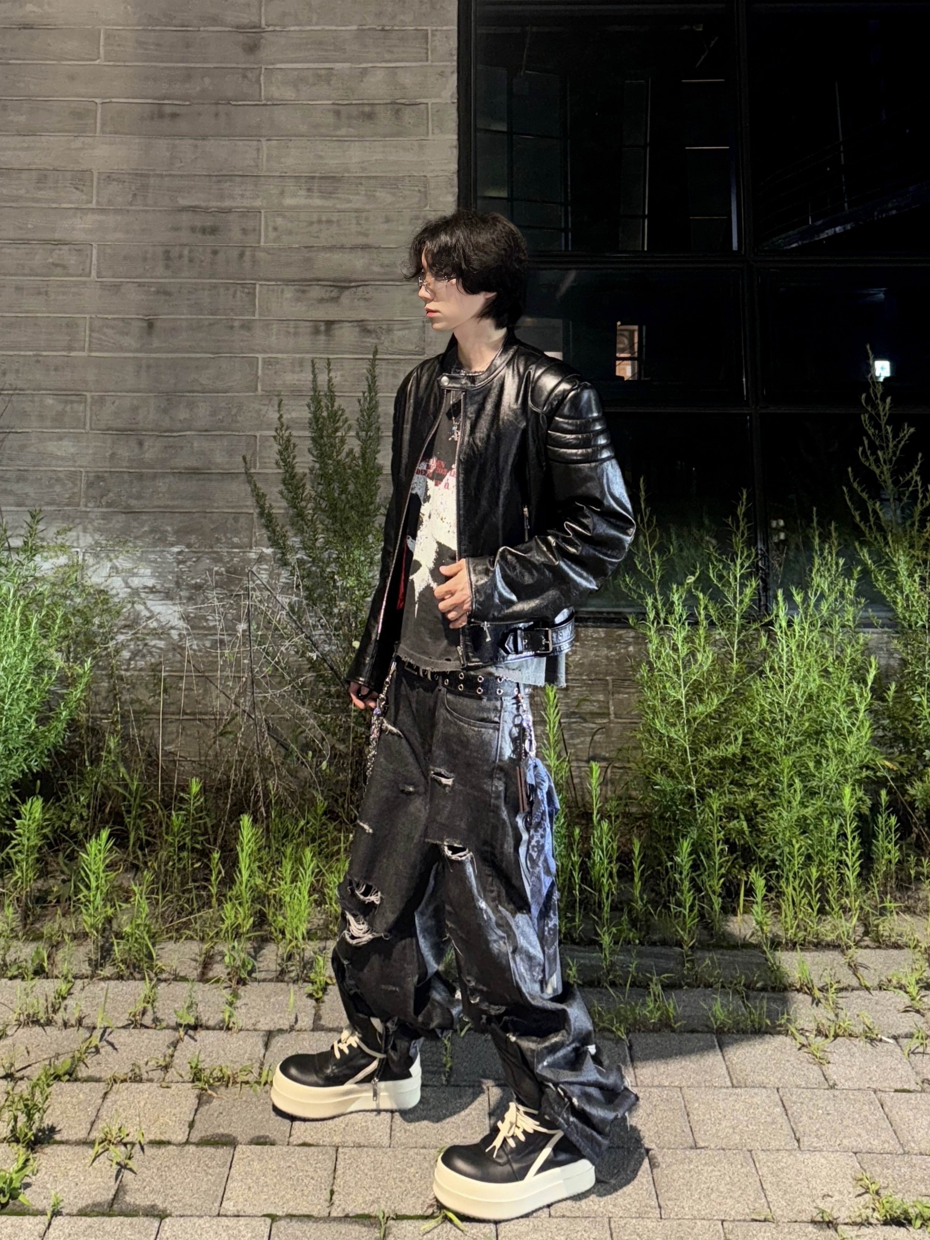 emostanceclub Multi Distressed Coating Jeans Black, Rick Owens Mega Bumper Geobasket Black Milk 착용 스타일 - 3