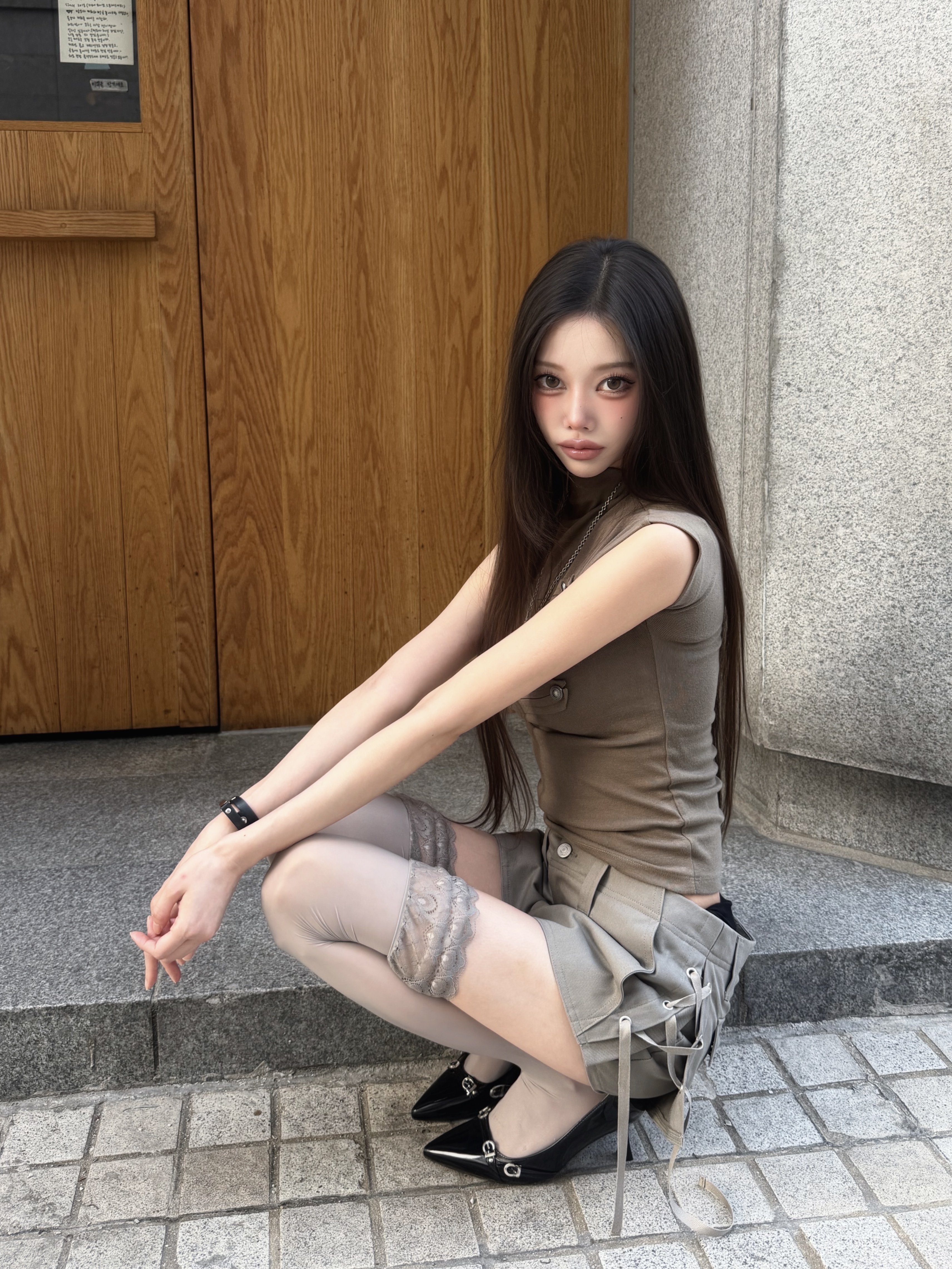 EUCT Napoleon Half Neck T-Shirt - Khaki 착용 스타일 - 8