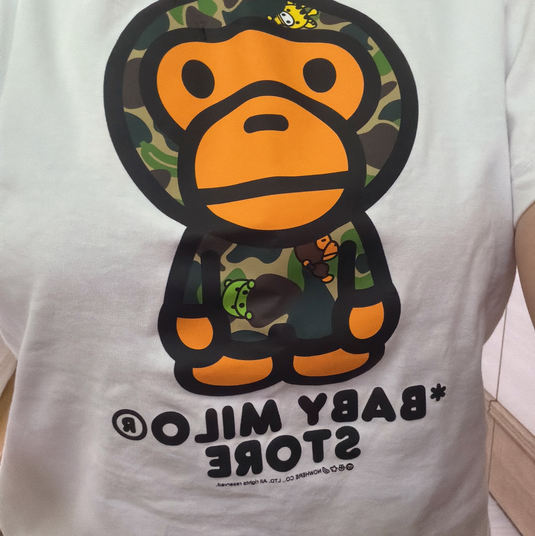 (W) BAPE Milo Regular Fit T-Shirt White 착용 스타일