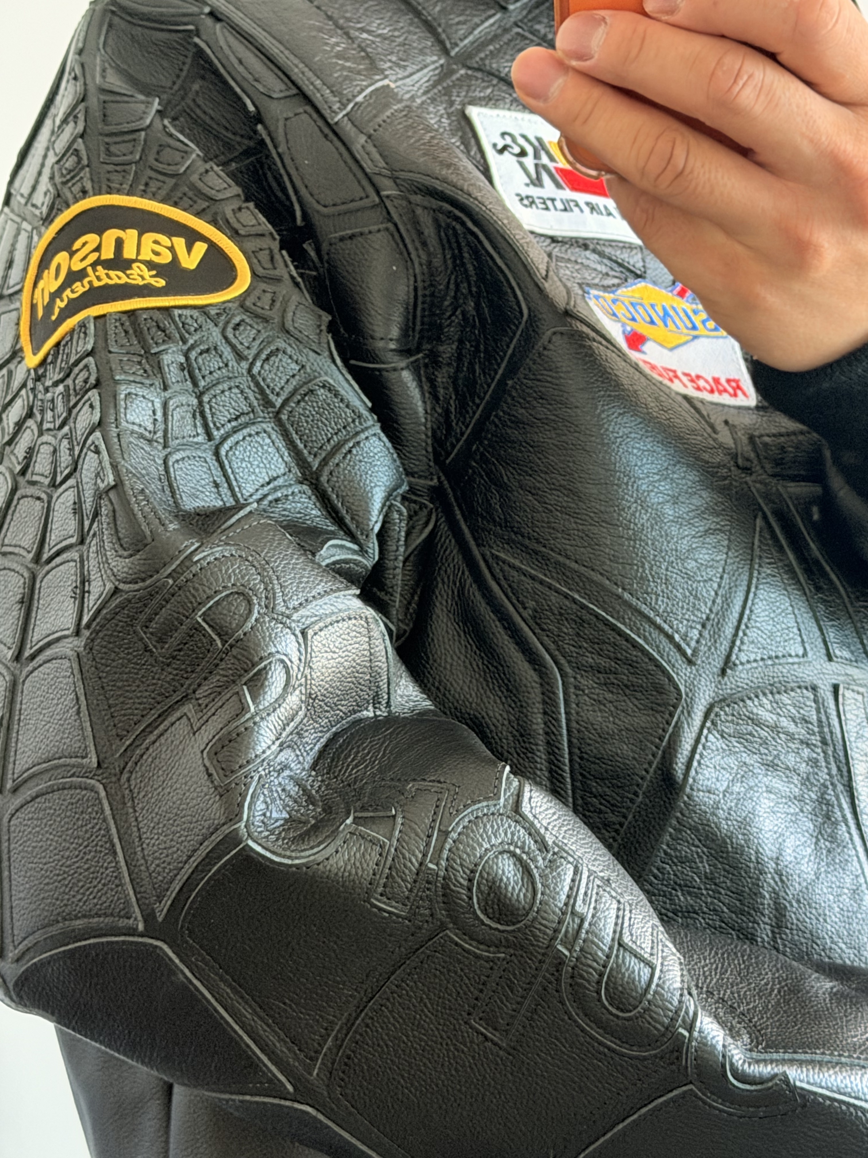 Supreme x Vanson Leathers Spider-Man Jacket Red - 26SS 착용 스타일 - 1