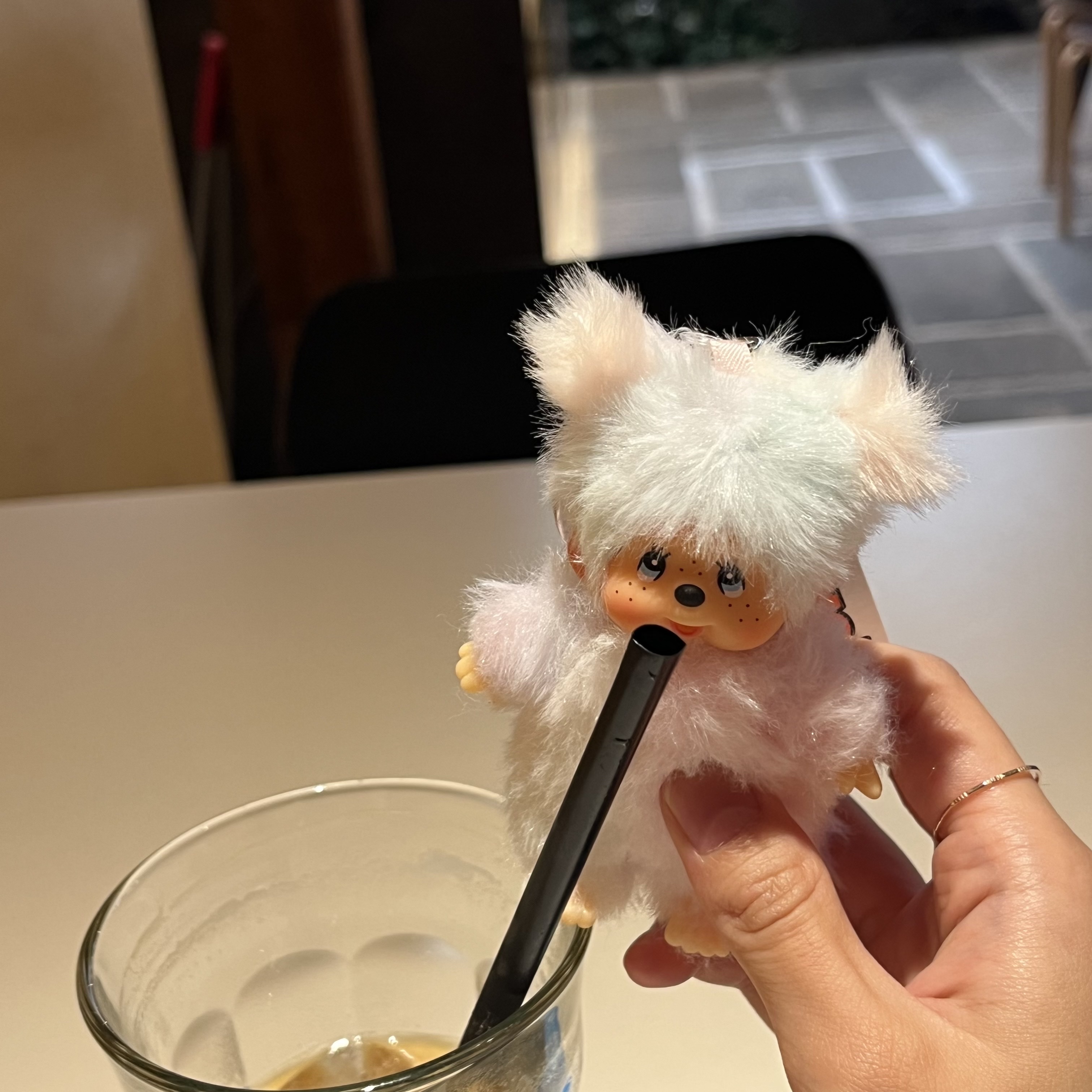 Monchhichi Tie-Dye Keychain Girl 착용 스타일 - 2