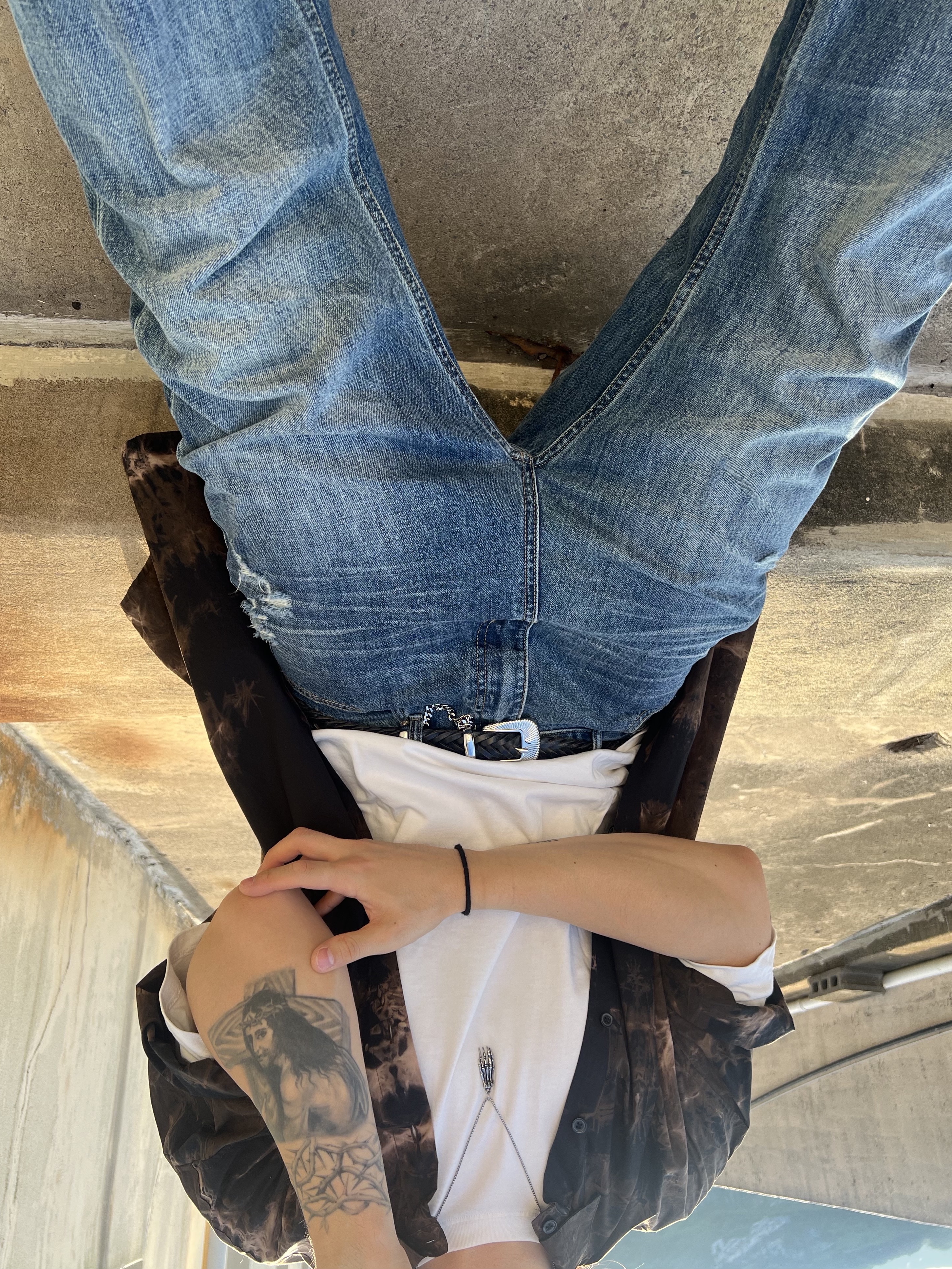 Maison Mihara Yasuhiro Blakey OG Sole Canvas Low-top Sneakers Black White, Jieda Western Belt Black 착용 스타일 - 2