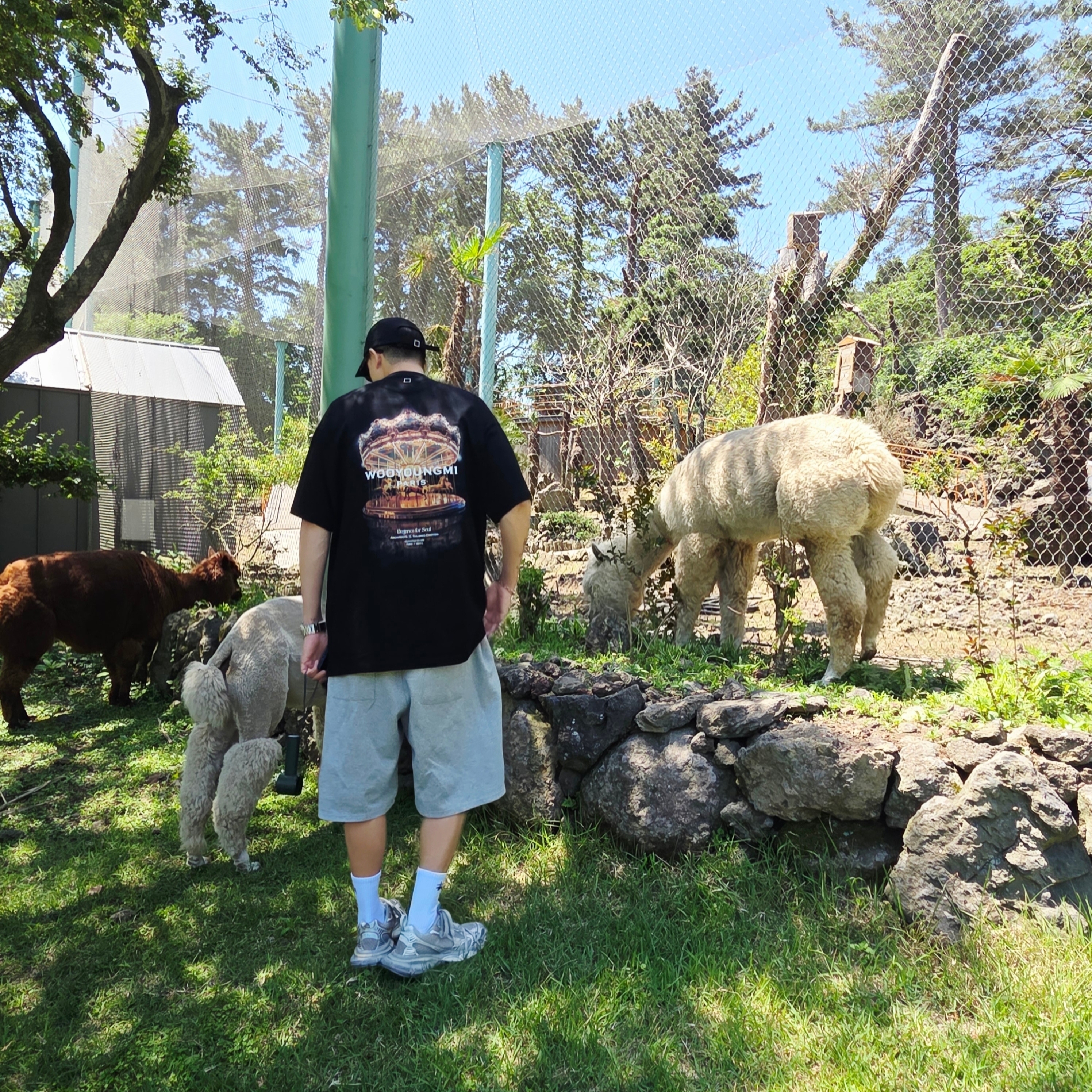 Wooyoungmi Merry Go Round Back Logo T-Shirt Black - 26SS, Knitted Bermuda Traning Half Pants Melange Grey 착용 스타일