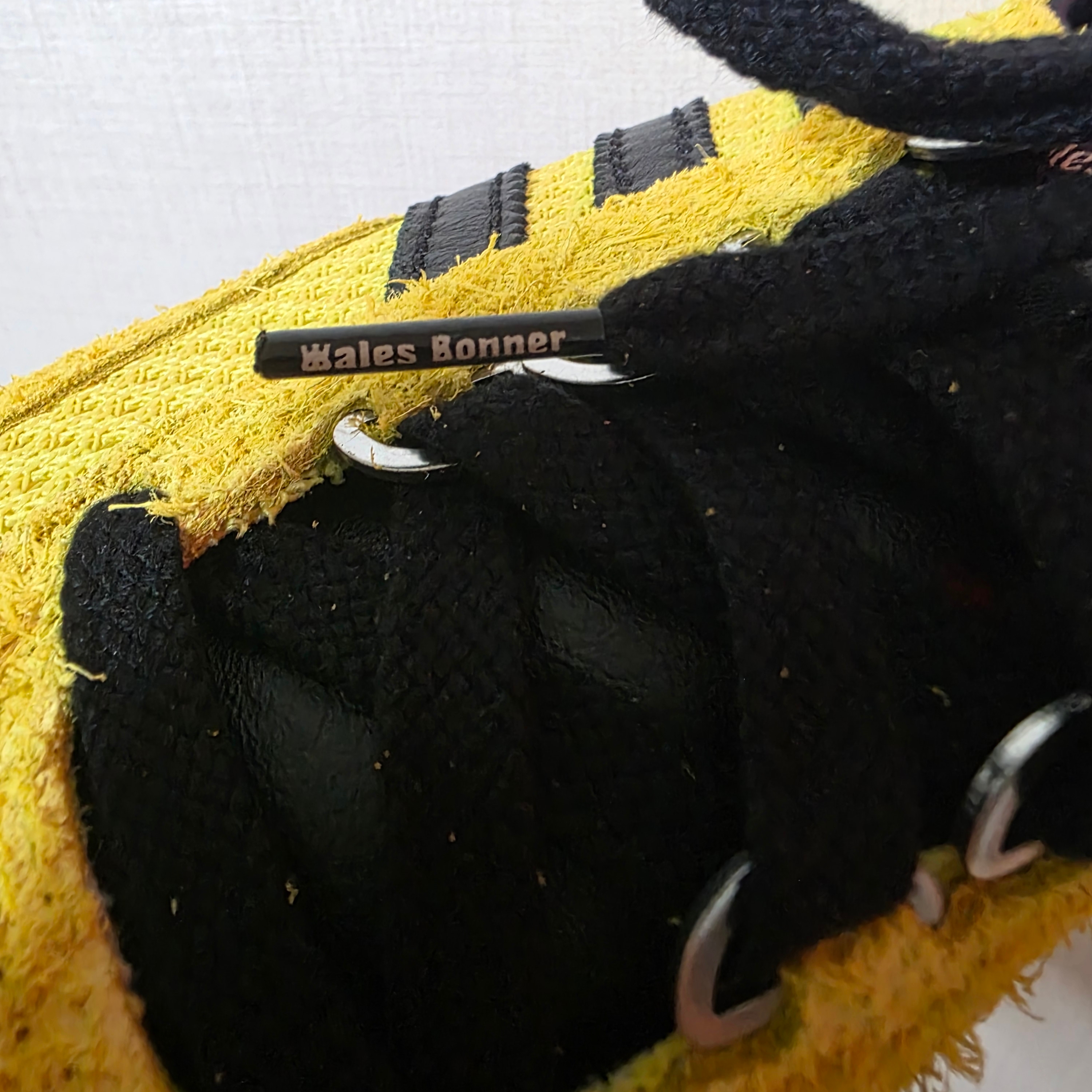 Adidas x Wales Bonner SL 76 Yellow Core Black, Nike Everyday Lightweight Training Crew Socks Black (3 Pack/Korean Ver.) 착용 스타일 - 2