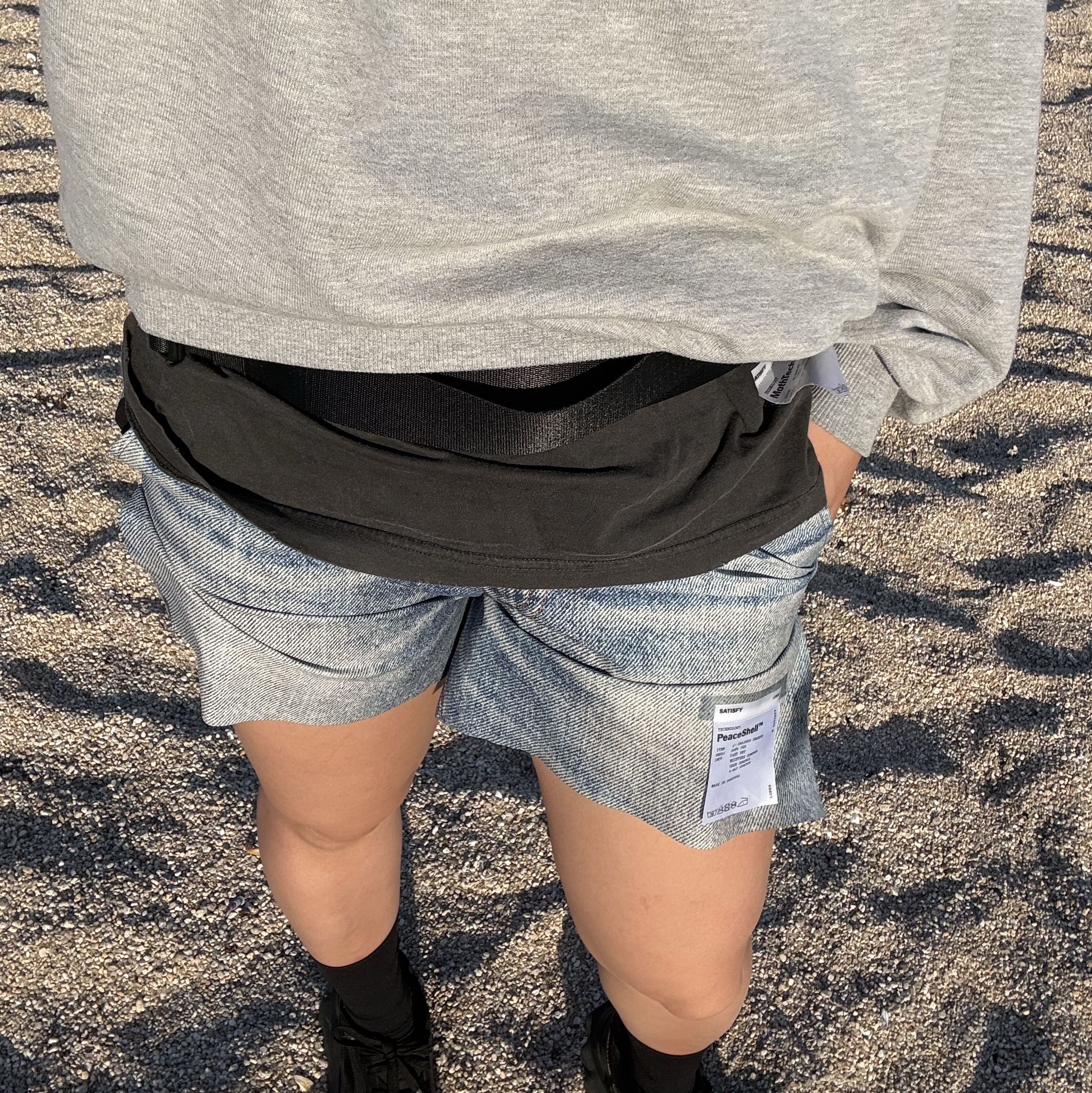 Satisfy Peaceshell 5 Inch Unlined Shorts Digital Denim, (W) Asics Novablast 5 Black Carrier Grey 착용 스타일 - 2