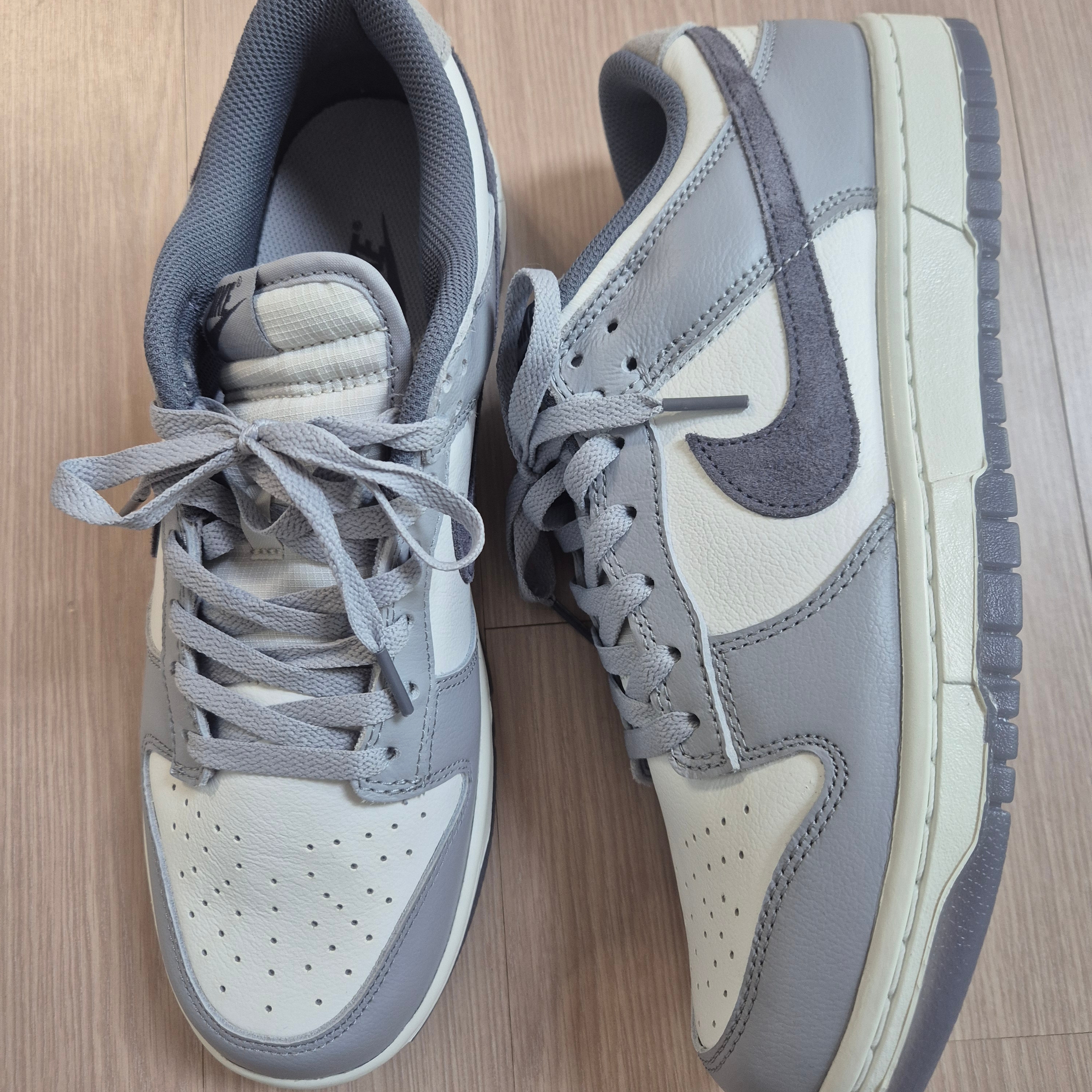 Nike Dunk Low Retro SE White Light Carbon 착용 스타일 - 5