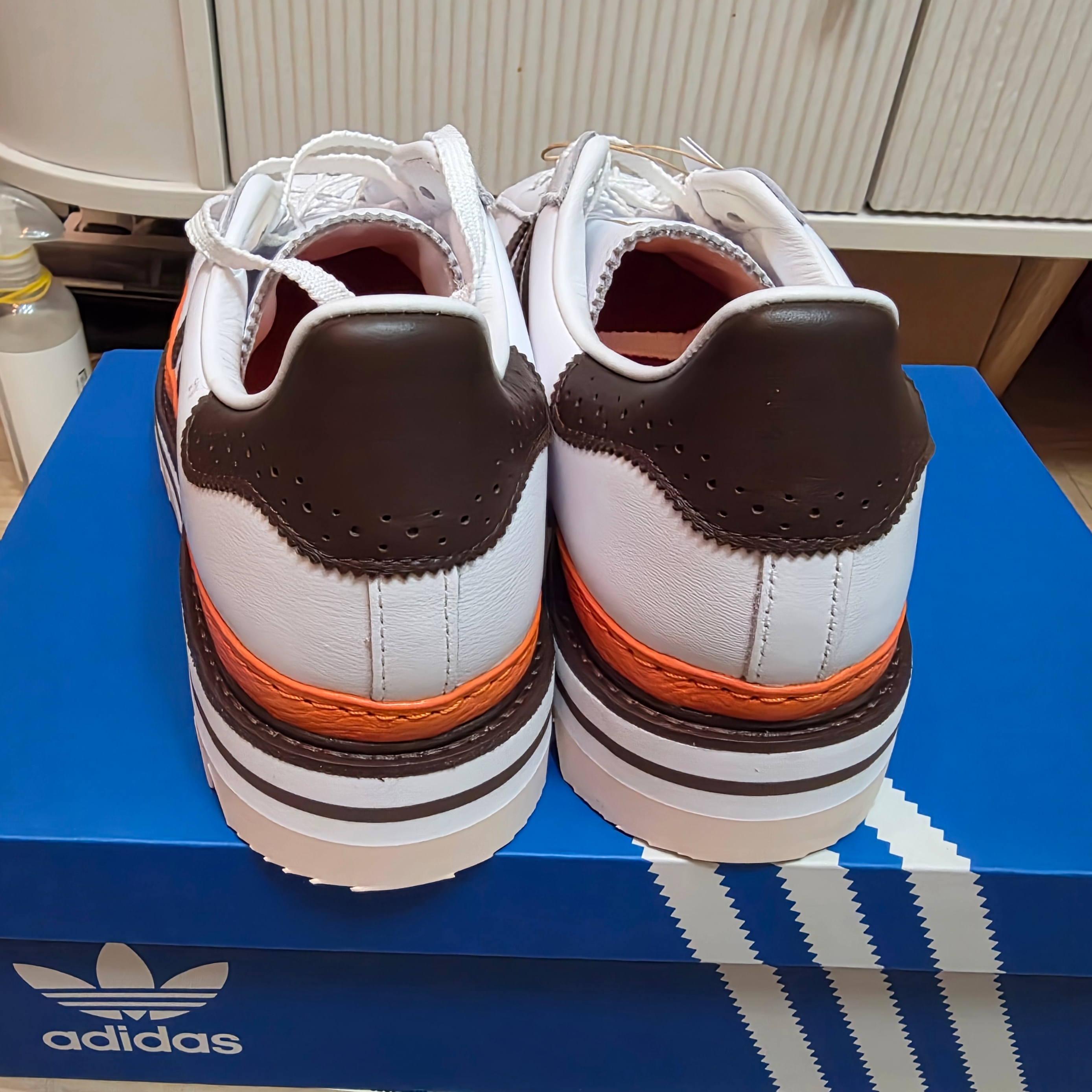 Adidas x Clot Superstar Footwear White Coffee 착용 스타일 - 3