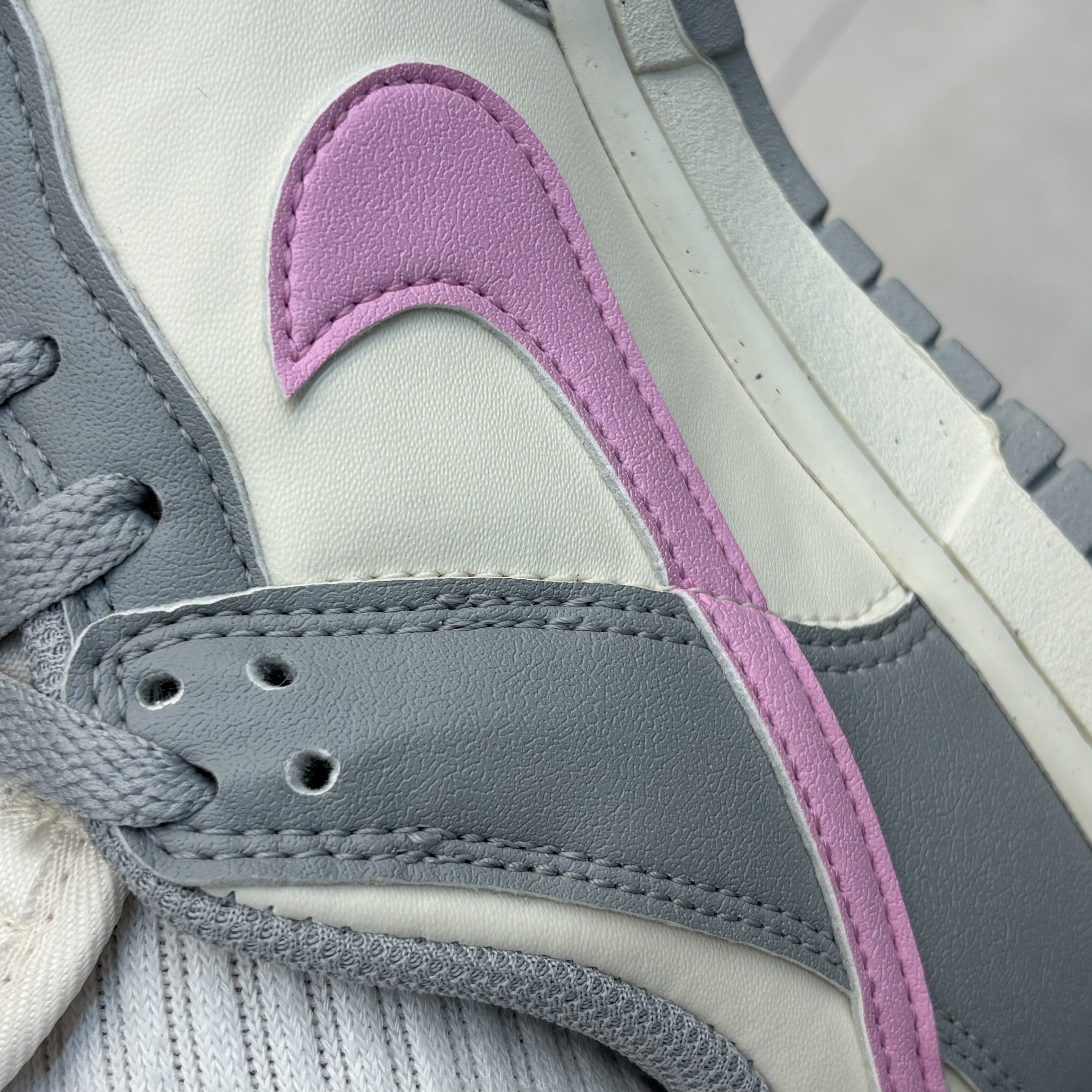 (W) Nike Dunk Low Next Nature Light Smoke Grey Pink Rise 착용 스타일 - 2