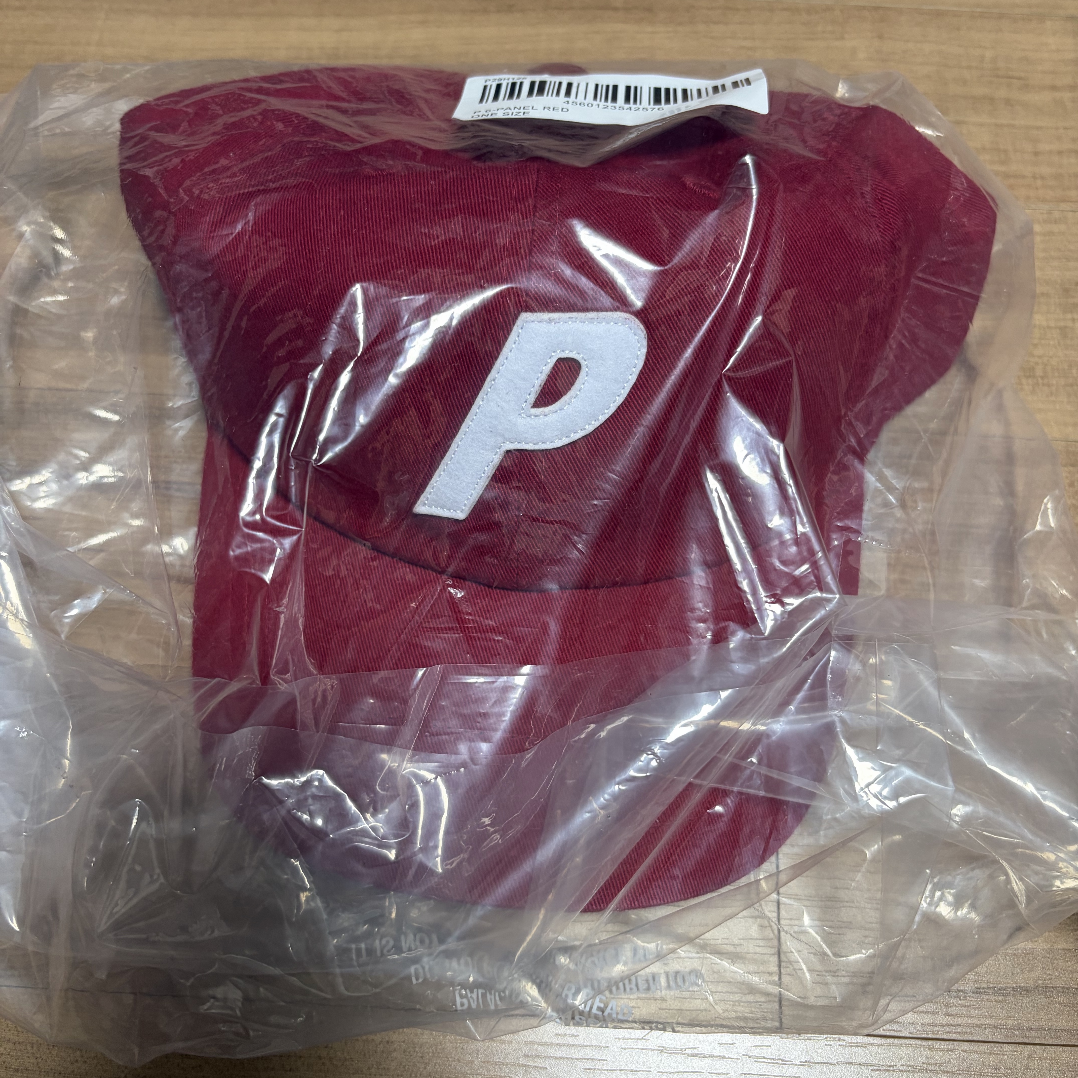 Palace P 6-Panel Red - 25FW 착용 스타일 - 1