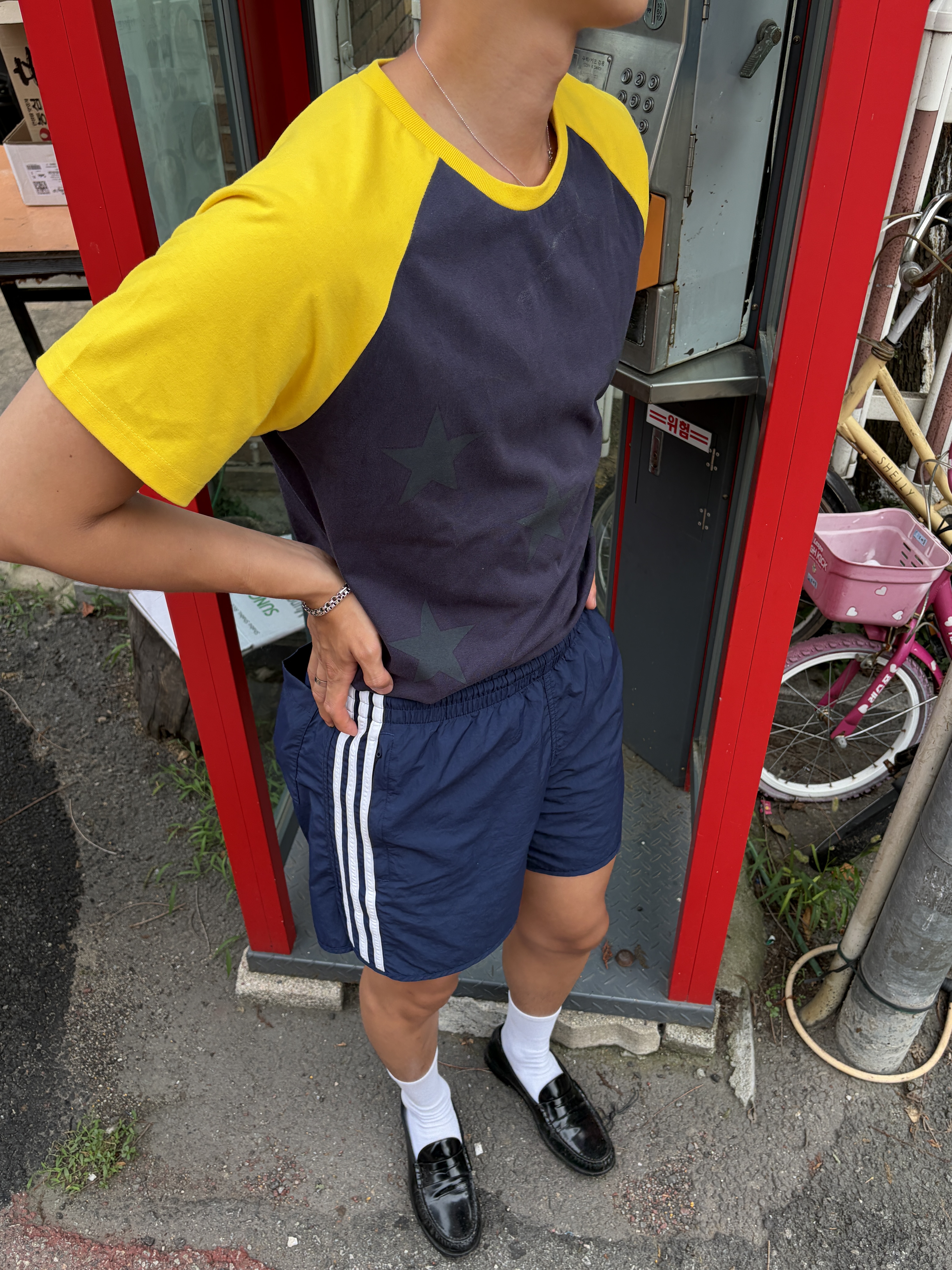 Adidas Adicolor Classic Sprinter Shorts Night Indigo - KR Sizing, (W) Saint Laurent Le Loafer Penny Slippers in Tortoiseshell Patent Leather Black 착용 스타일 - 2