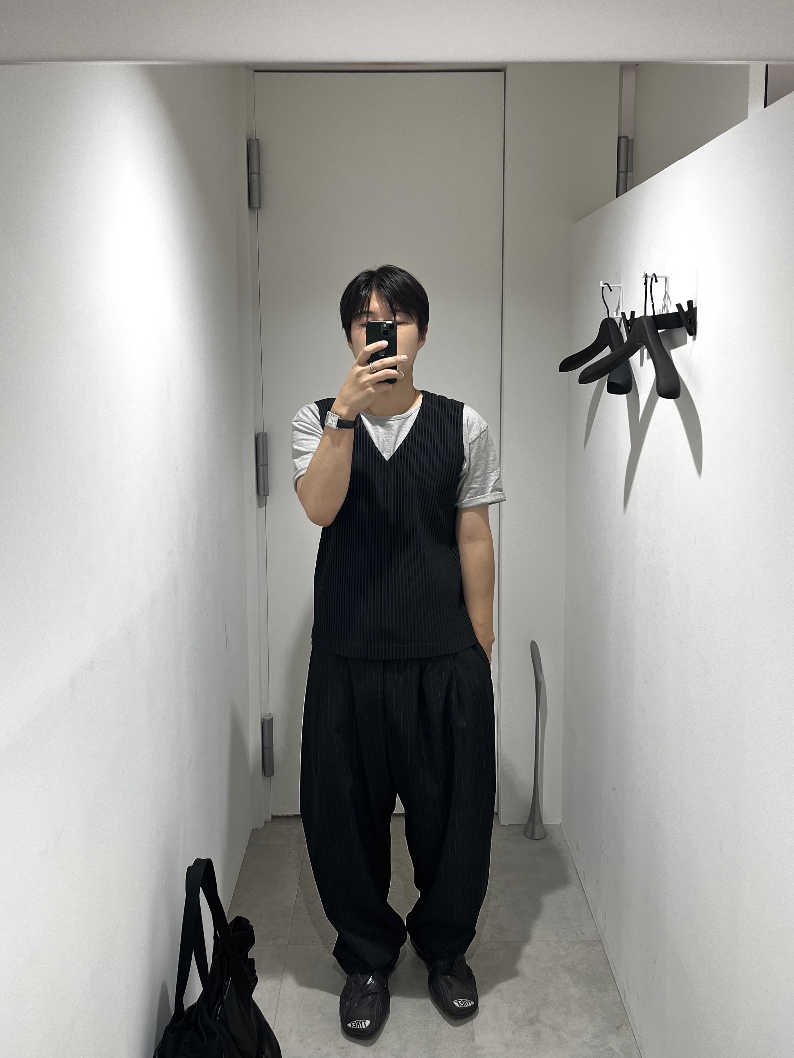 Balenciaga Tyrex Sneakers Black, noun Wide Tapered Pants Stripe Black 착용 스타일 - 1