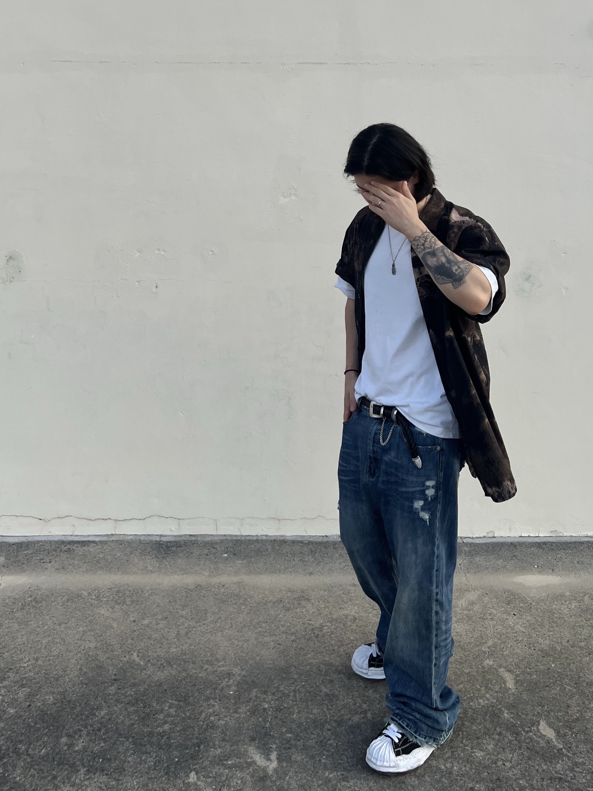 Maison Mihara Yasuhiro Blakey OG Sole Canvas Low-top Sneakers Black White, Jieda Western Belt Black 착용 스타일 - 4